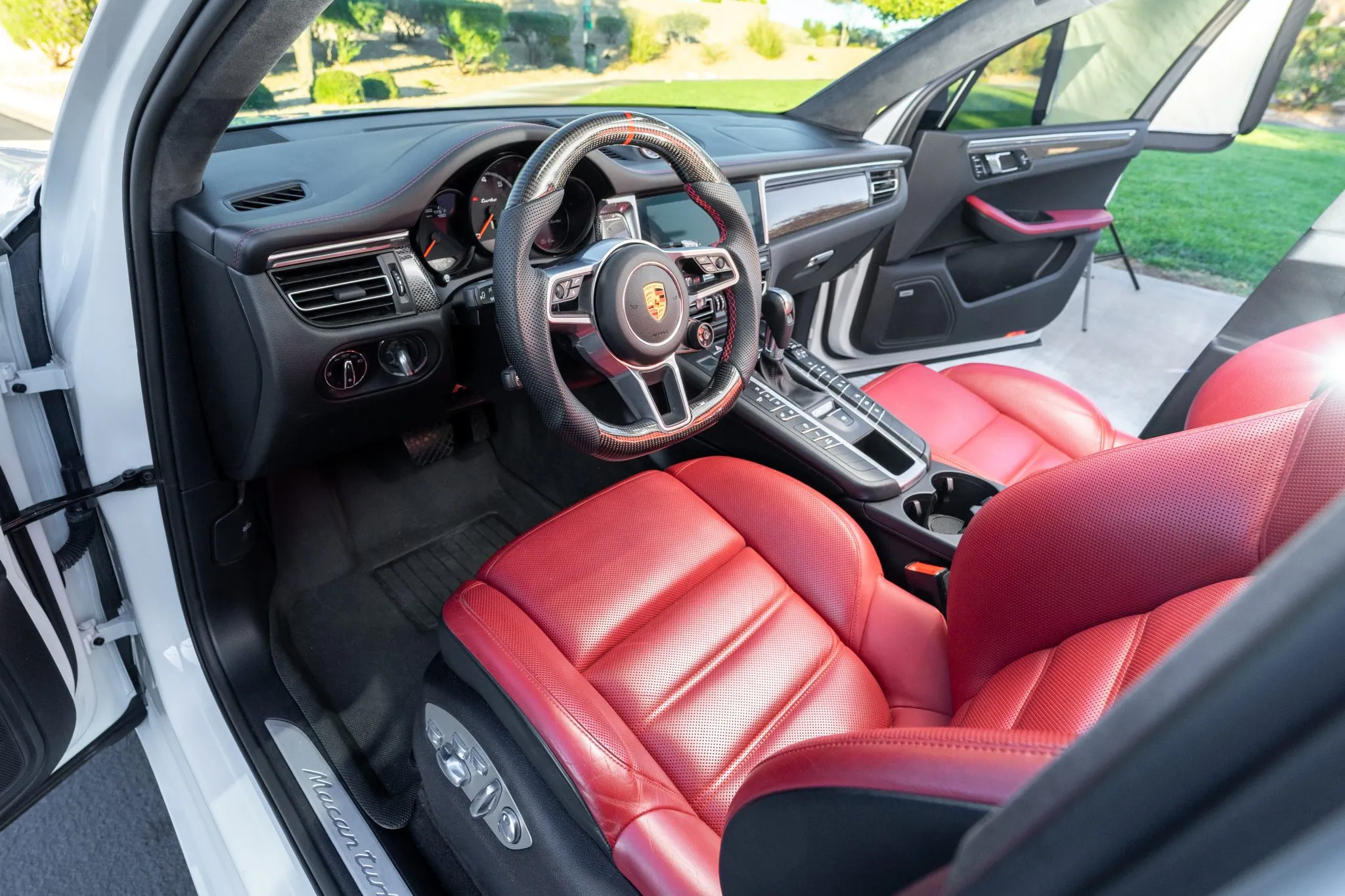 Load larger image of 2021 Porsche Macan Turbo - Stuttcars Classified