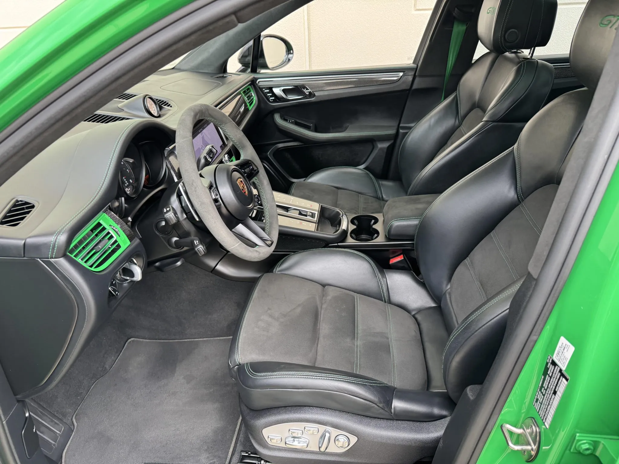 Load larger image of 2022 Porsche Macan GTS - Stuttcars Classified