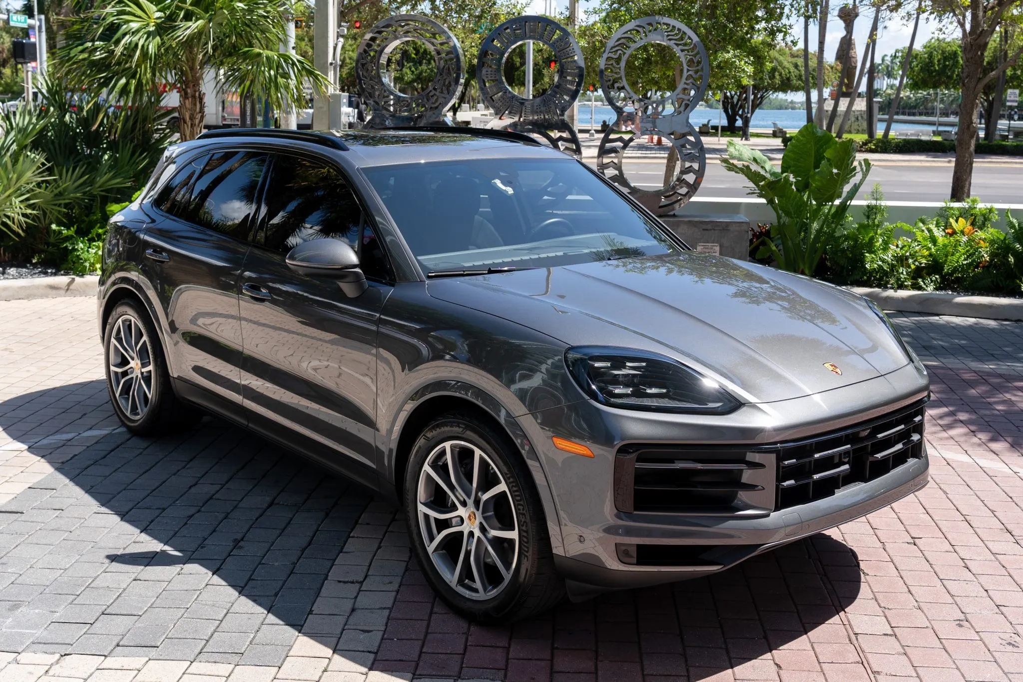 Load larger image of 2024 Porsche Cayenne - Stuttcars Classified