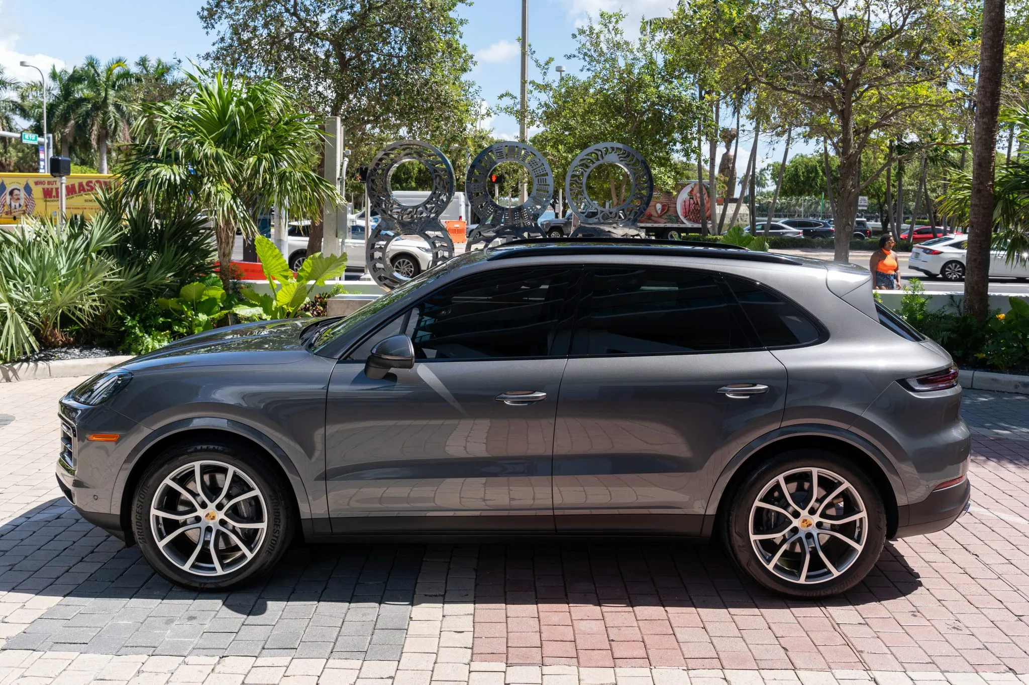 Load larger image of 2024 Porsche Cayenne - Stuttcars Classified