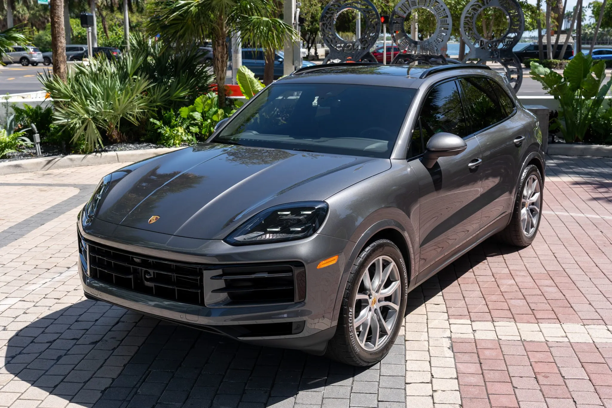 Load larger image of 2024 Porsche Cayenne - Stuttcars Classified