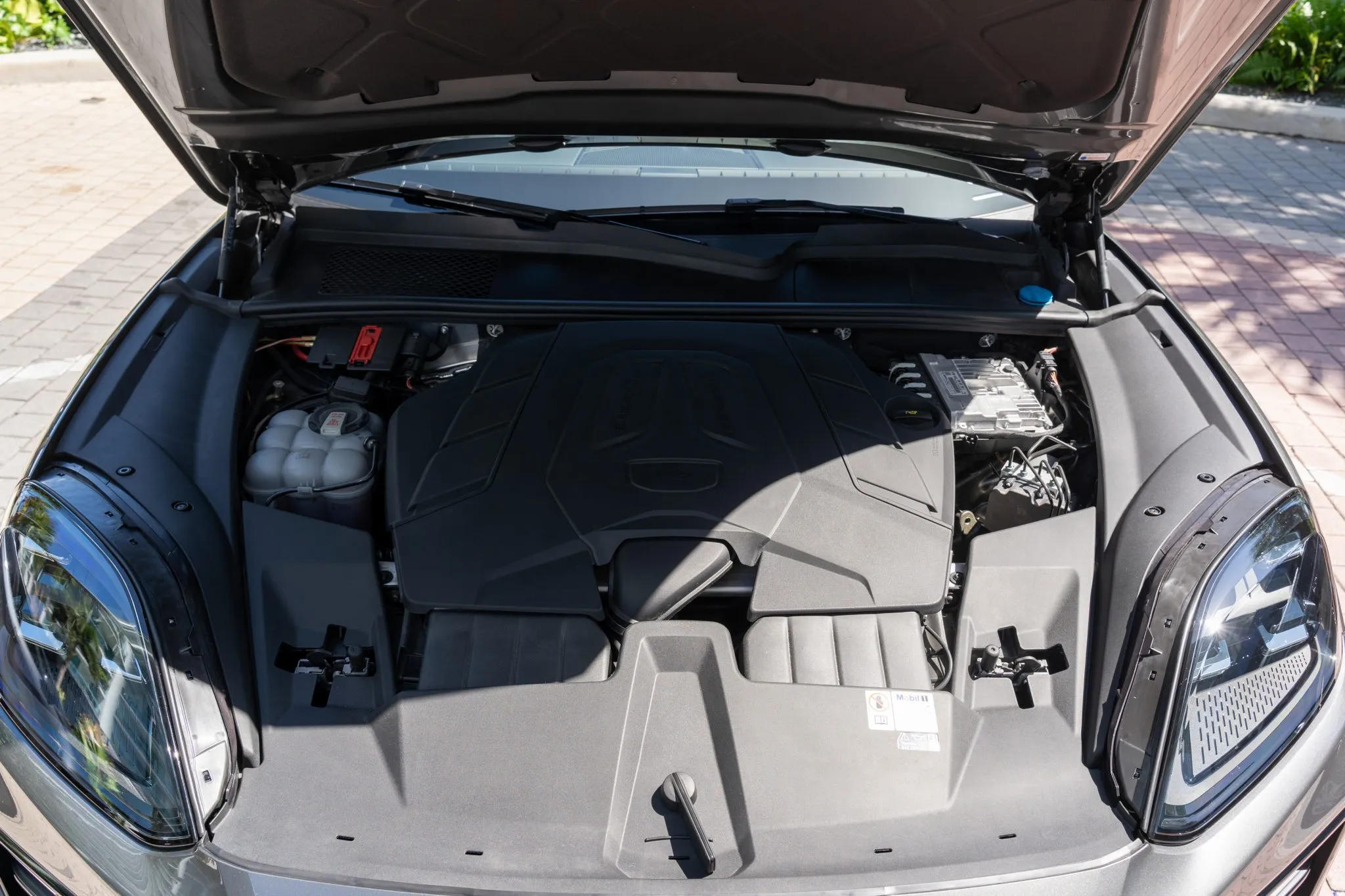 Load larger image of 2024 Porsche Cayenne - Stuttcars Classified