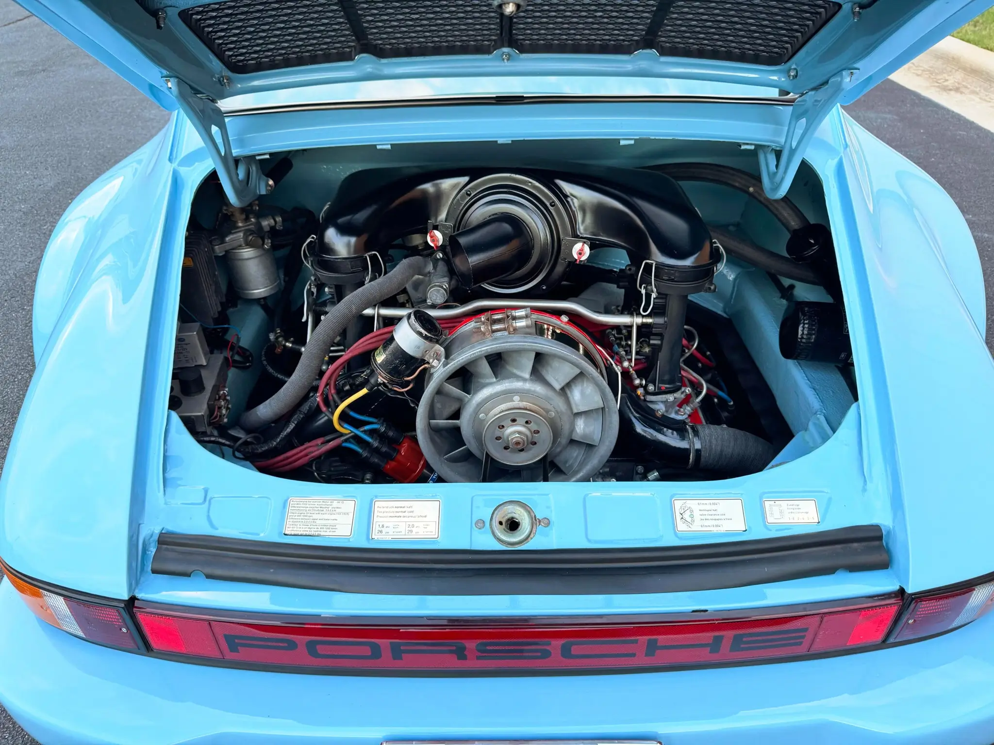 Load larger image of 1974 Porsche 911 Coupe RSR/IROC Tribute - Stuttcars Classified