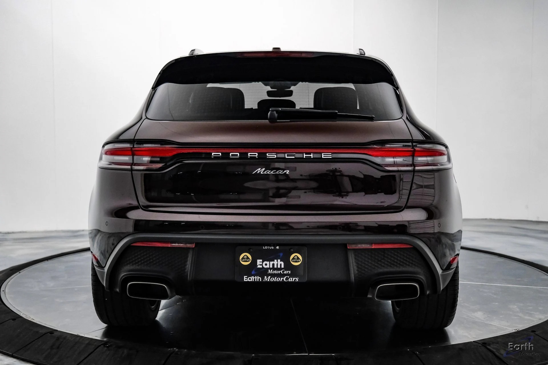 Load larger image of 2024 Porsche Macan - Stuttcars Classified