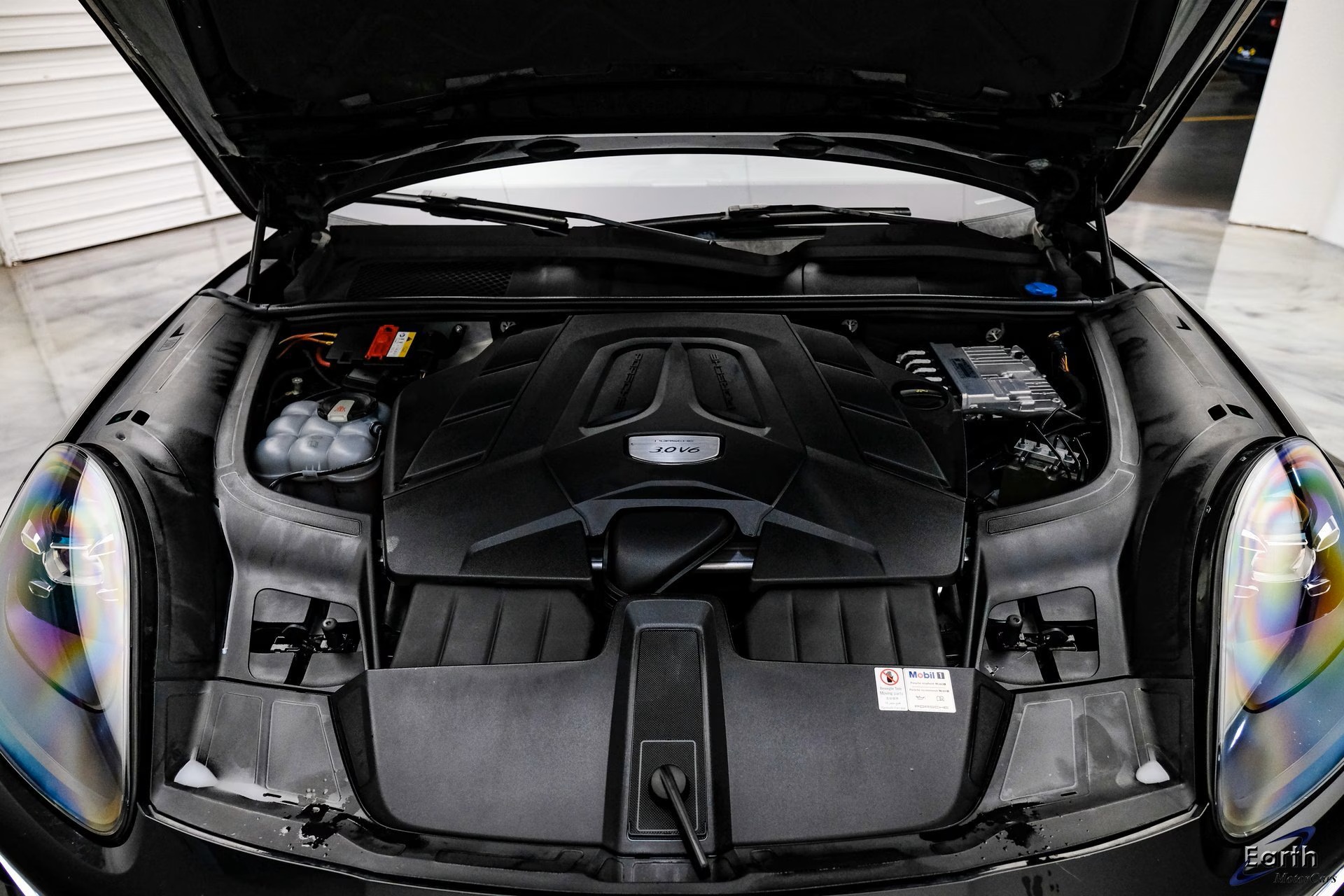 Load larger image of 2020 Porsche Cayenne - Stuttcars Classified