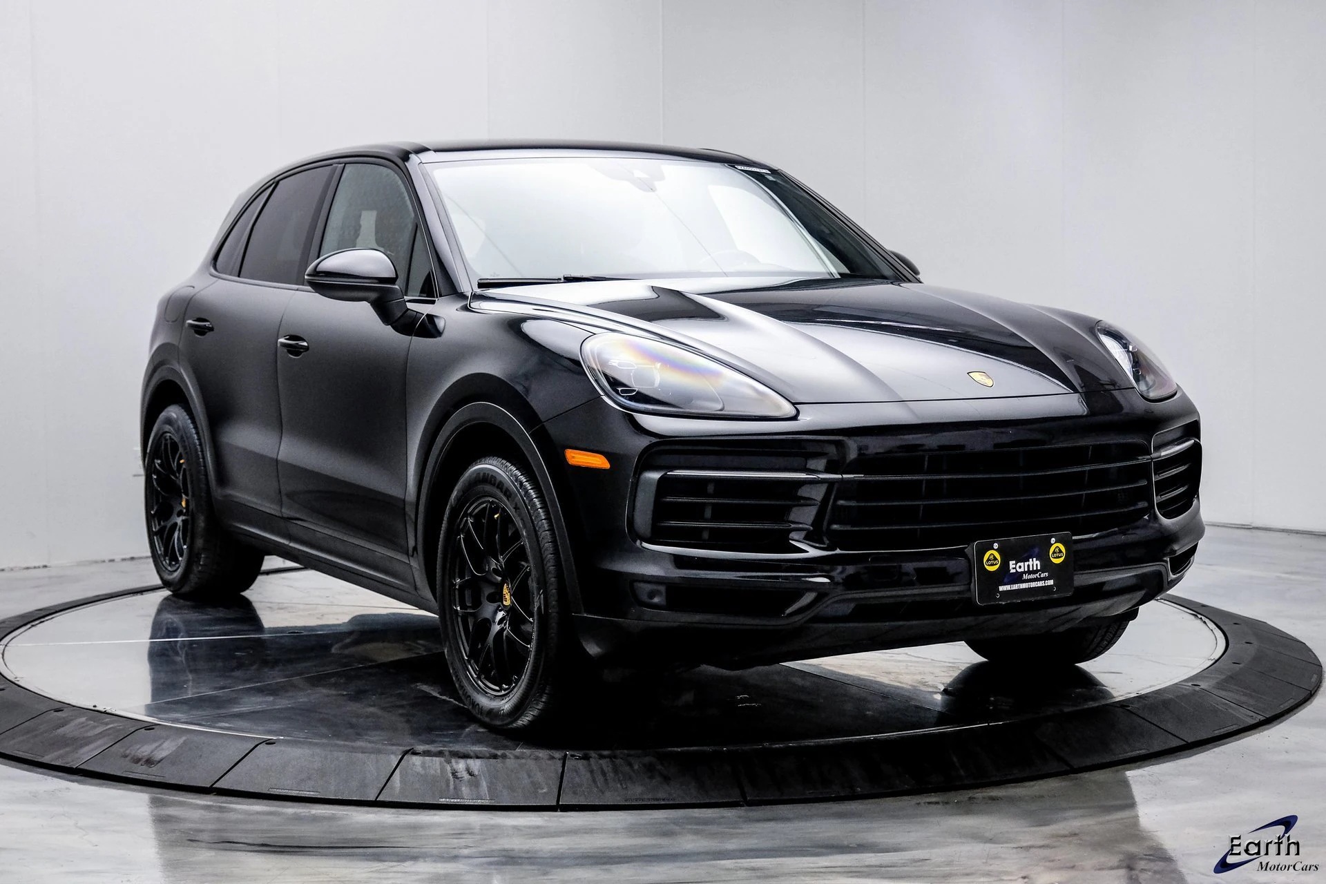 Load larger image of 2020 Porsche Cayenne - Stuttcars Classified