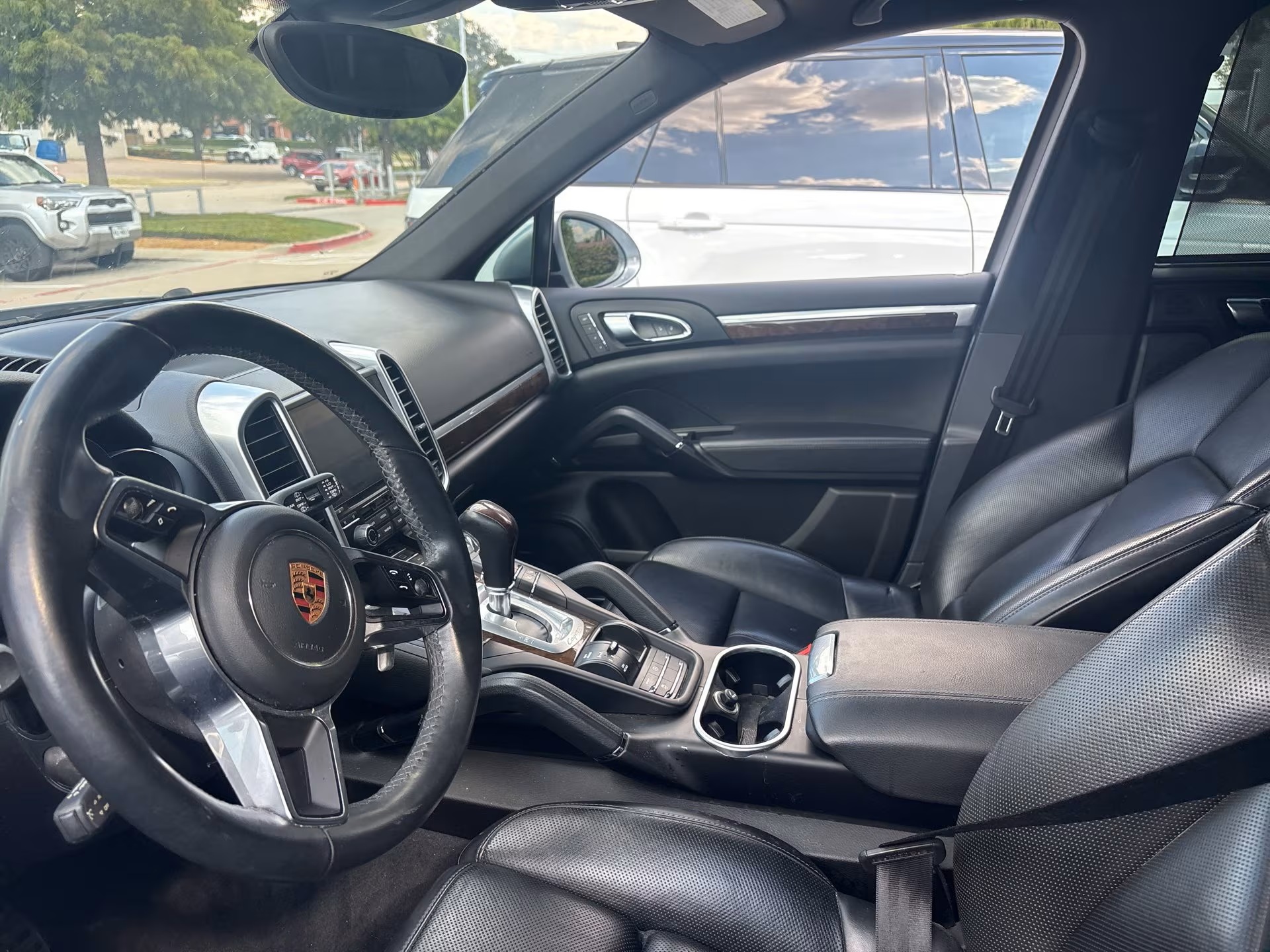 Load larger image of 2017 Porsche Cayenne S - Stuttcars Classified