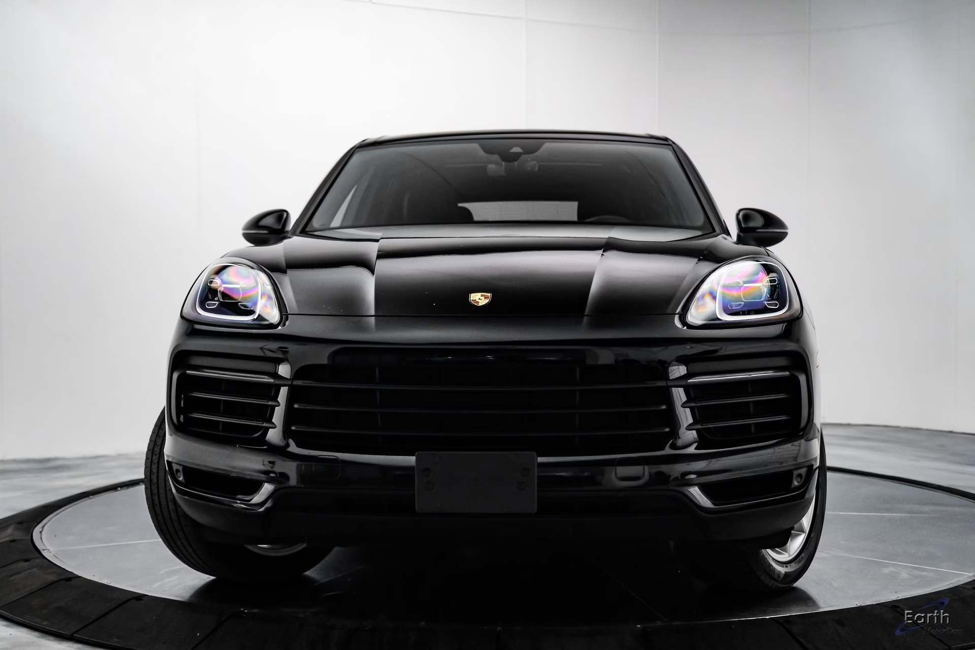 Load larger image of 2022 Porsche Cayenne - Stuttcars Classified