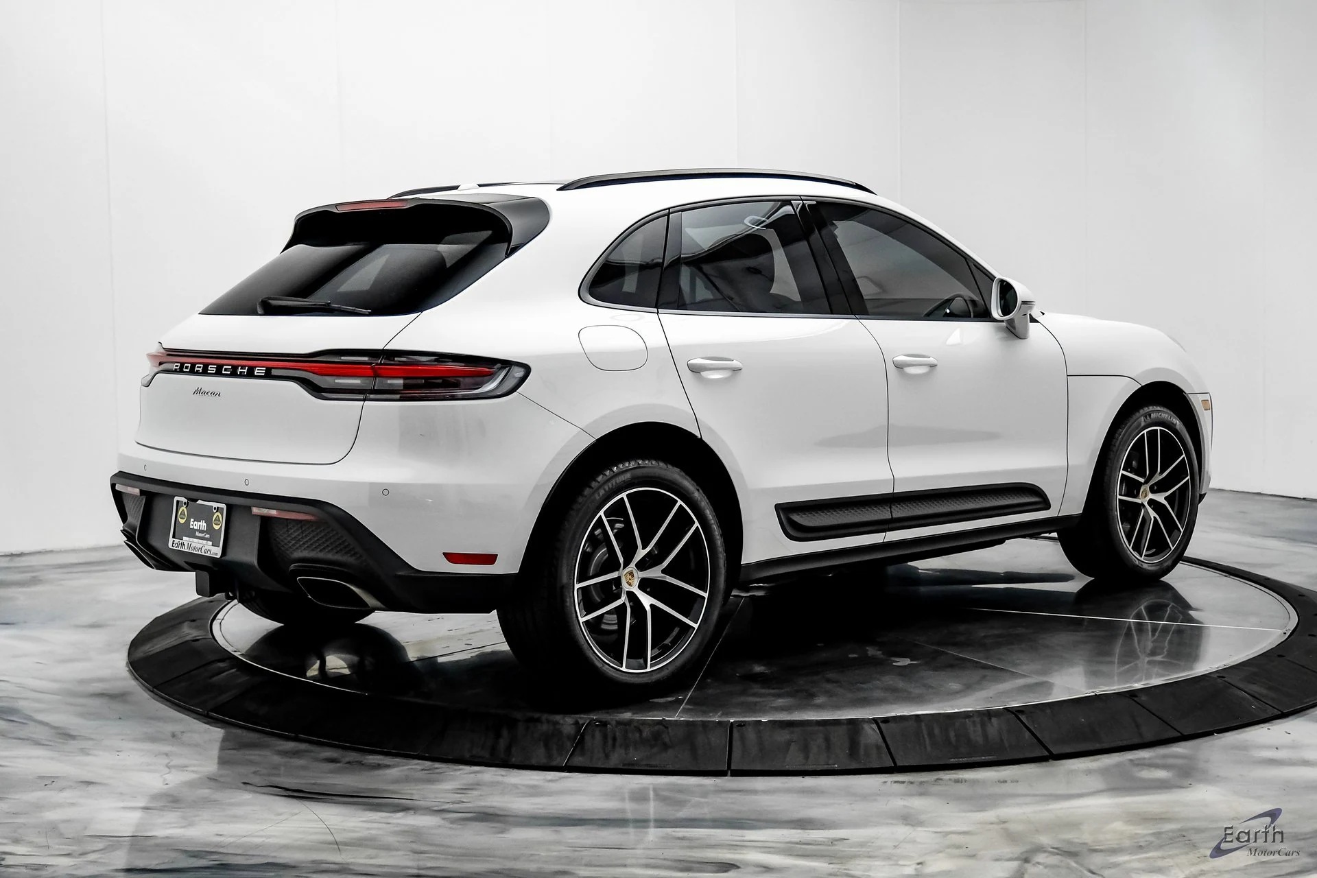 Load larger image of 2024 Porsche Macan - Stuttcars Classified