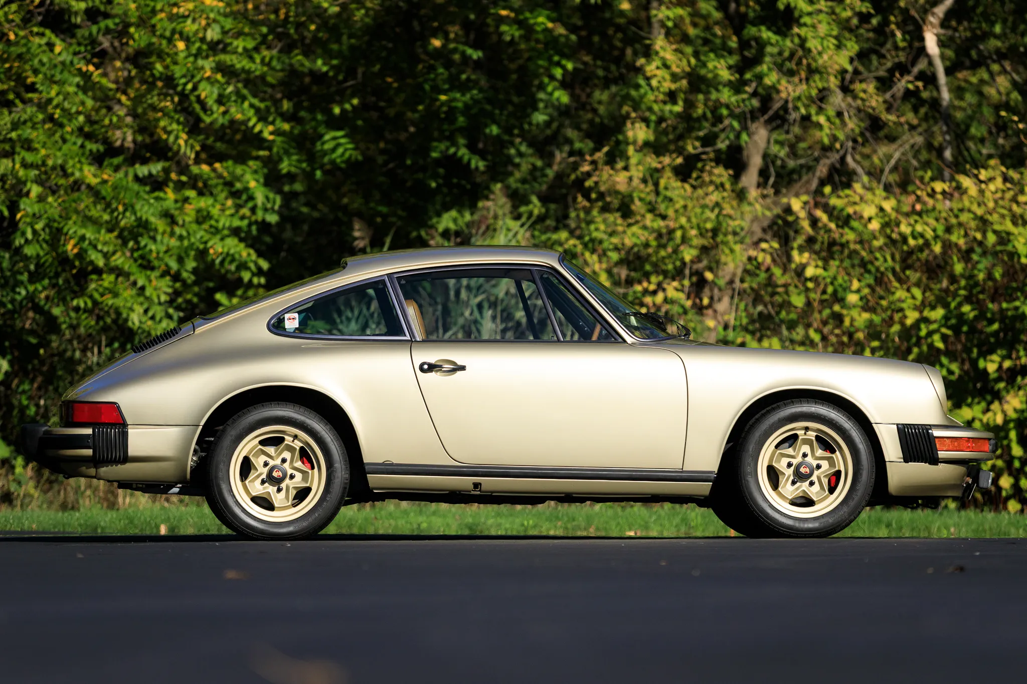 Load larger image of 1976 Porsche 911S Coupe Signature Edition - Stuttcars Classified