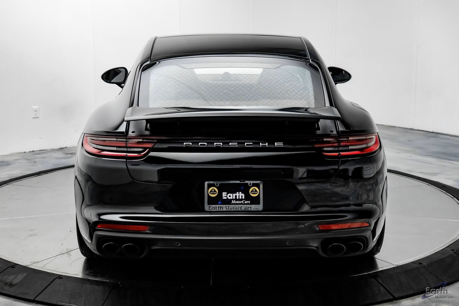 Load larger image of 2019 Porsche Panamera - Stuttcars Classified