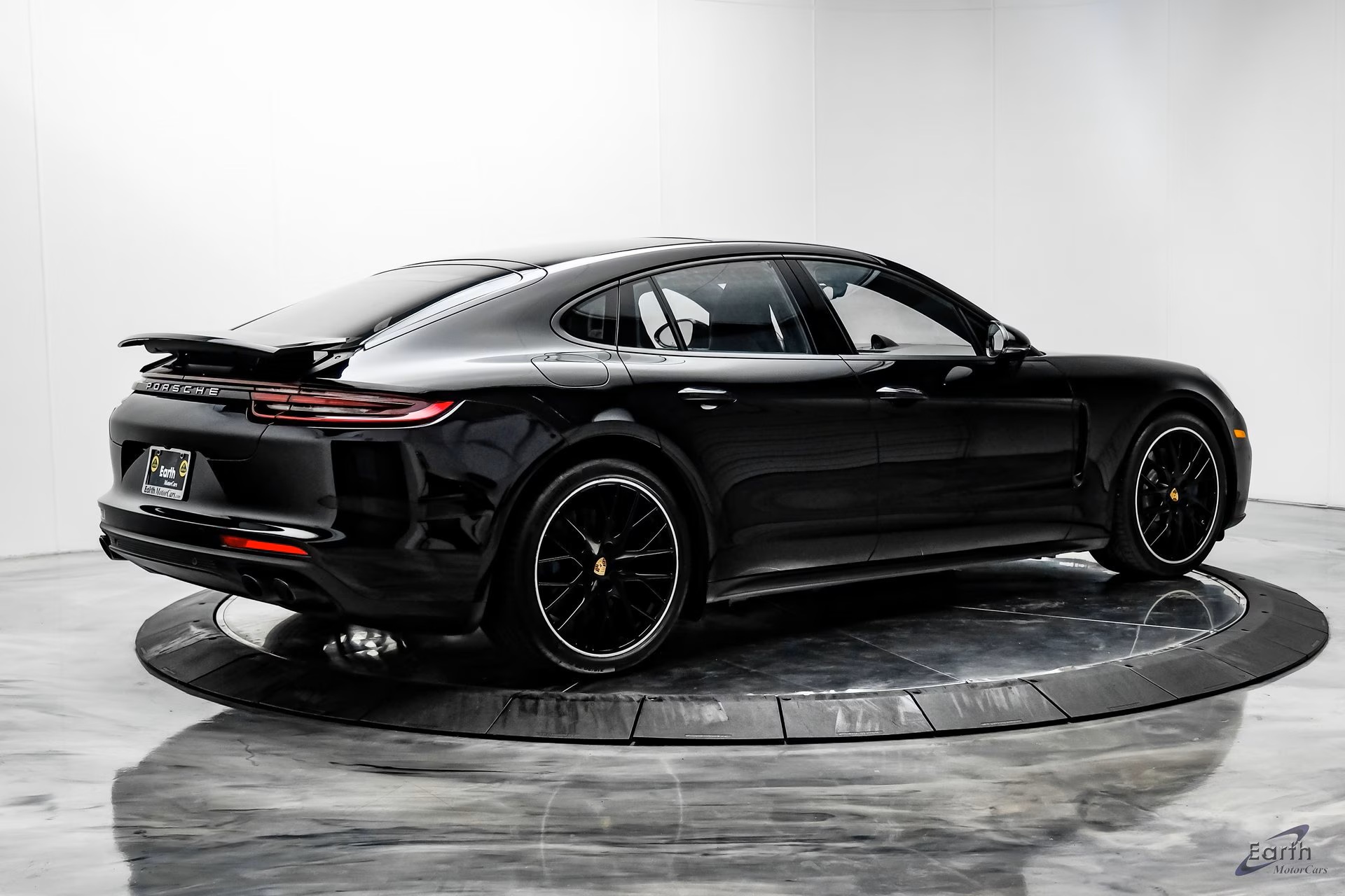 Load larger image of 2019 Porsche Panamera - Stuttcars Classified