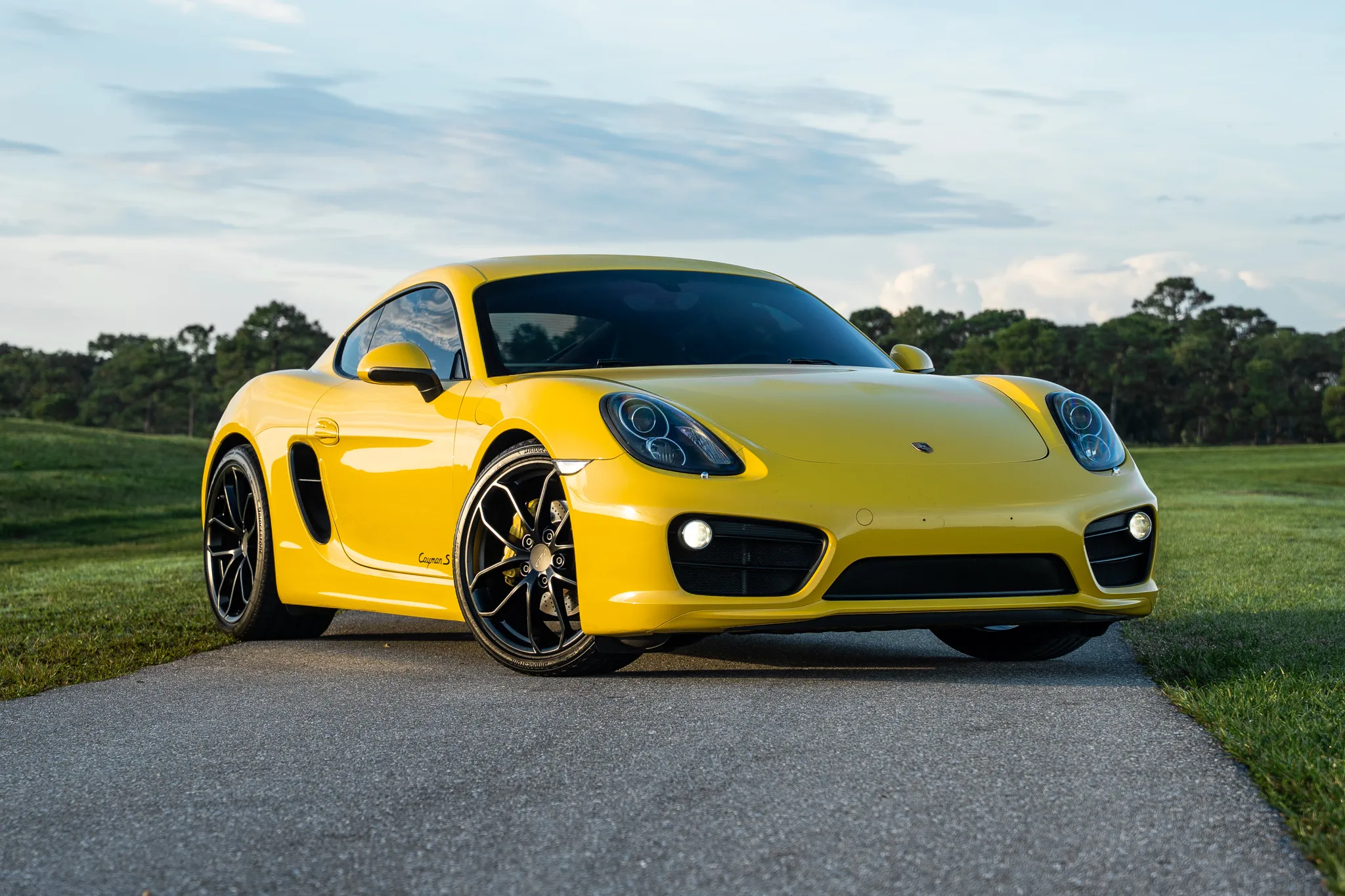 Load larger image of 2014 Porsche Cayman S - Stuttcars Classified
