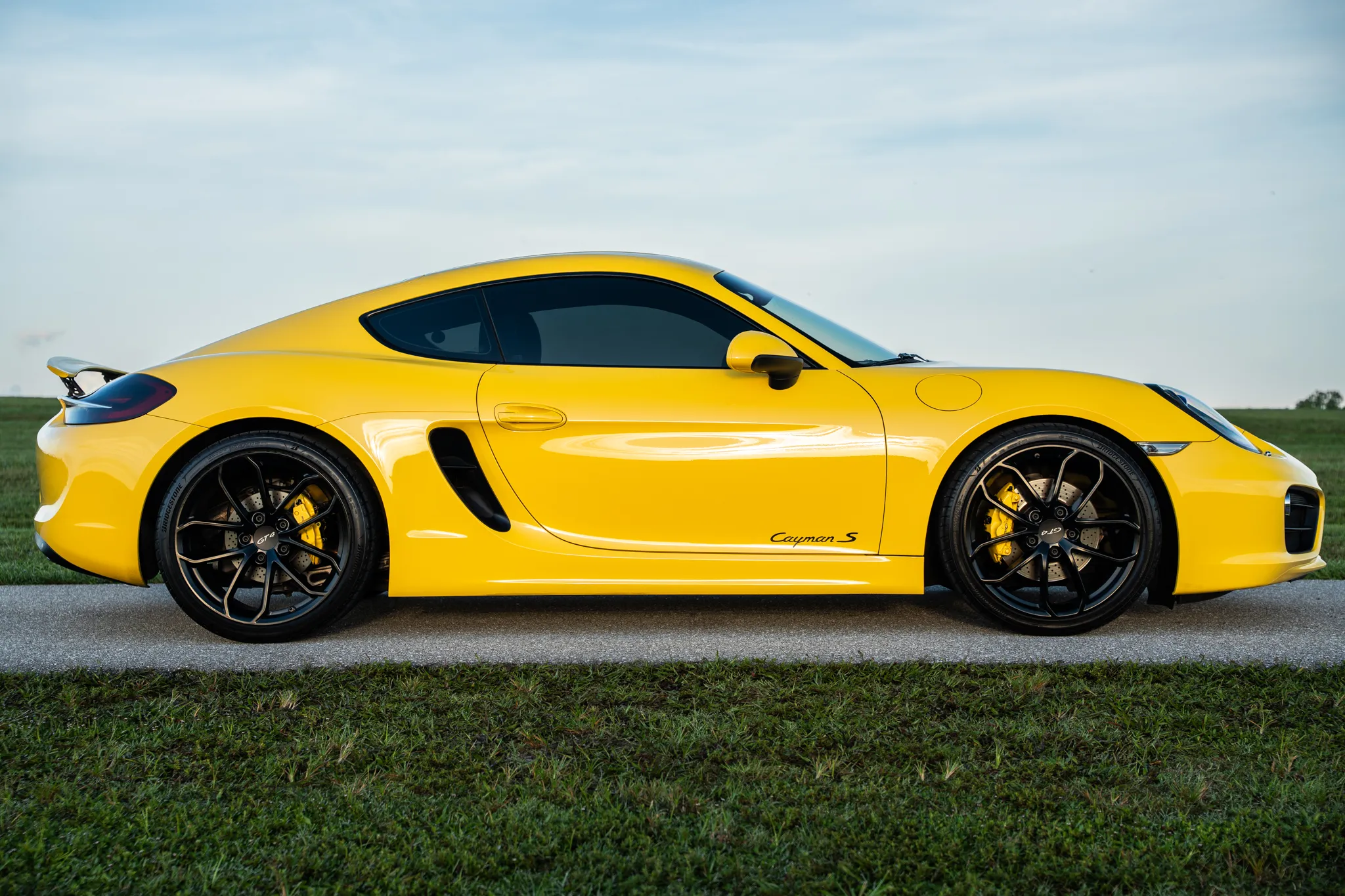 Load larger image of 2014 Porsche Cayman S - Stuttcars Classified