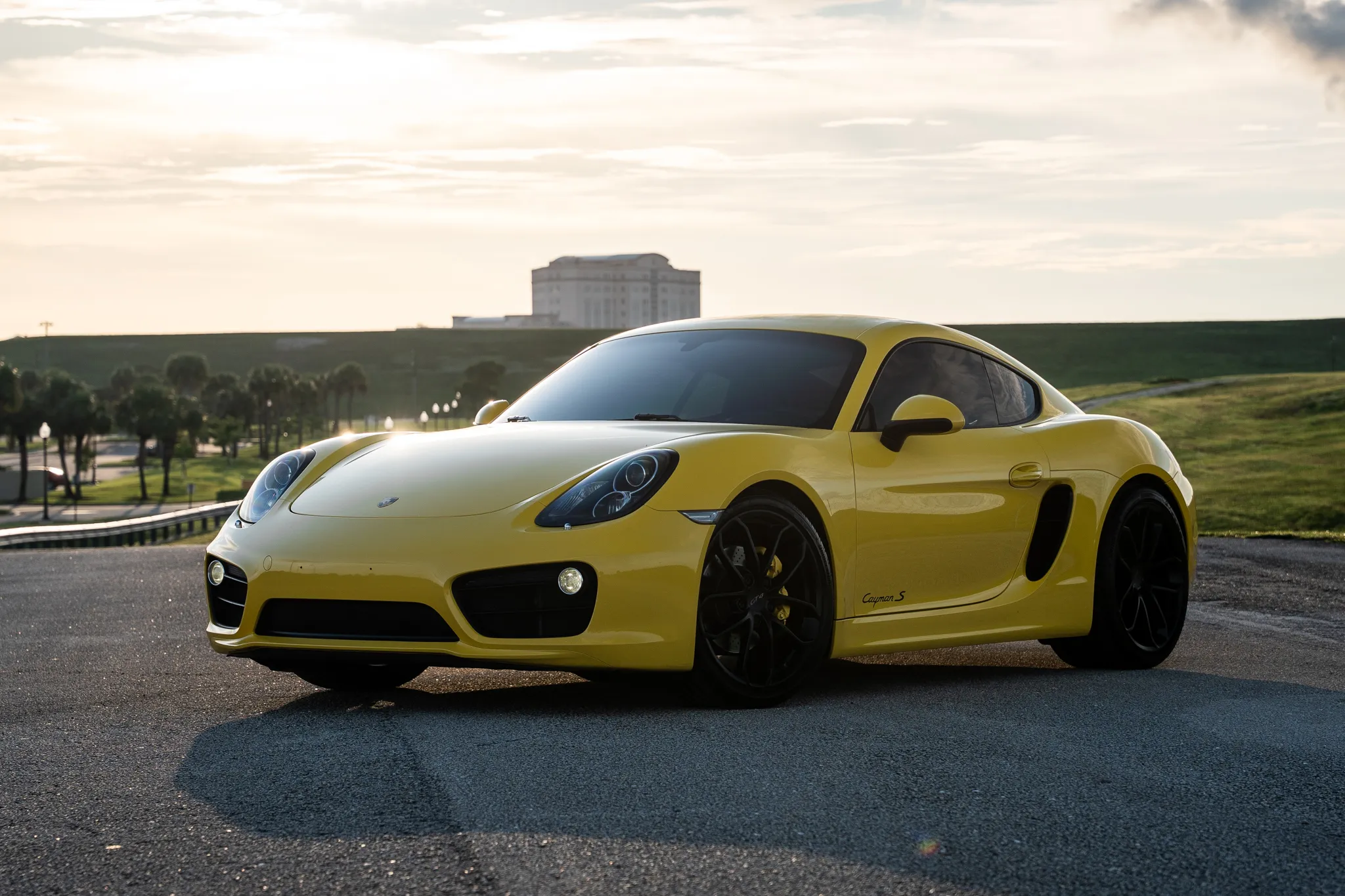 Load larger image of 2014 Porsche Cayman S - Stuttcars Classified