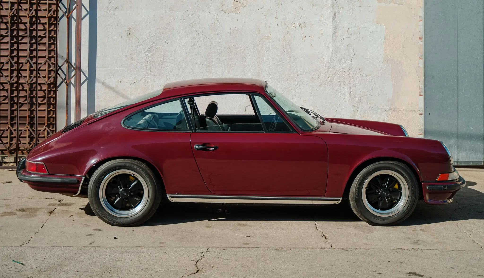 Load larger image of 1970 Porsche 911T Coupe 5-Speed Project Car - Stuttcars Classified