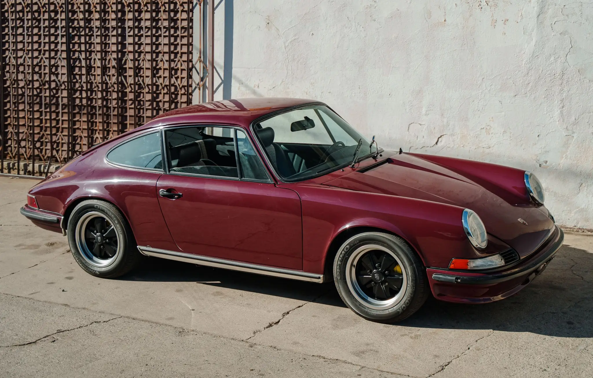 Load larger image of 1970 Porsche 911T Coupe 5-Speed Project Car - Stuttcars Classified