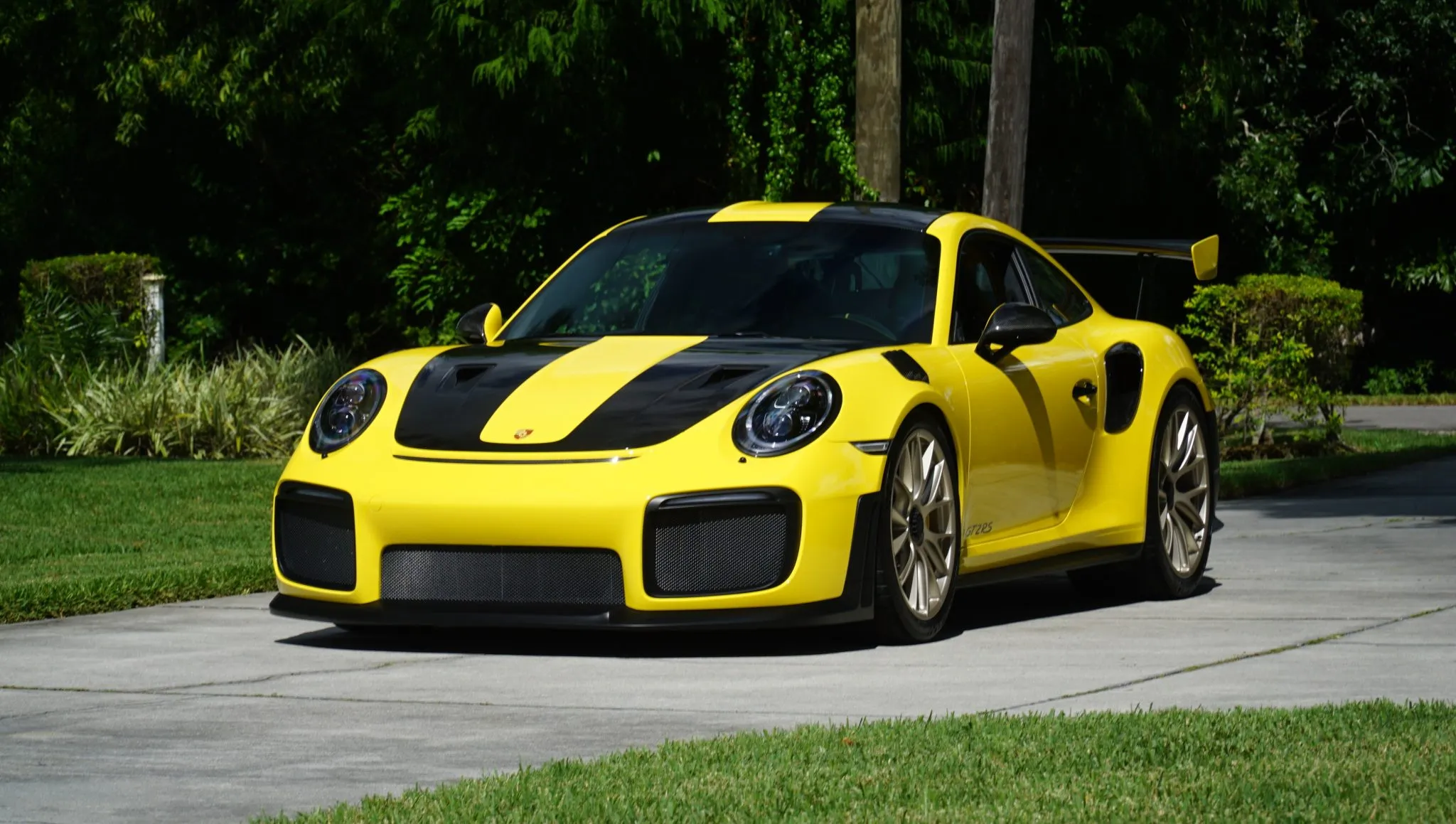 Load larger image of 2018 Porsche 911 GT2 RS Weissach - Stuttcars Classified