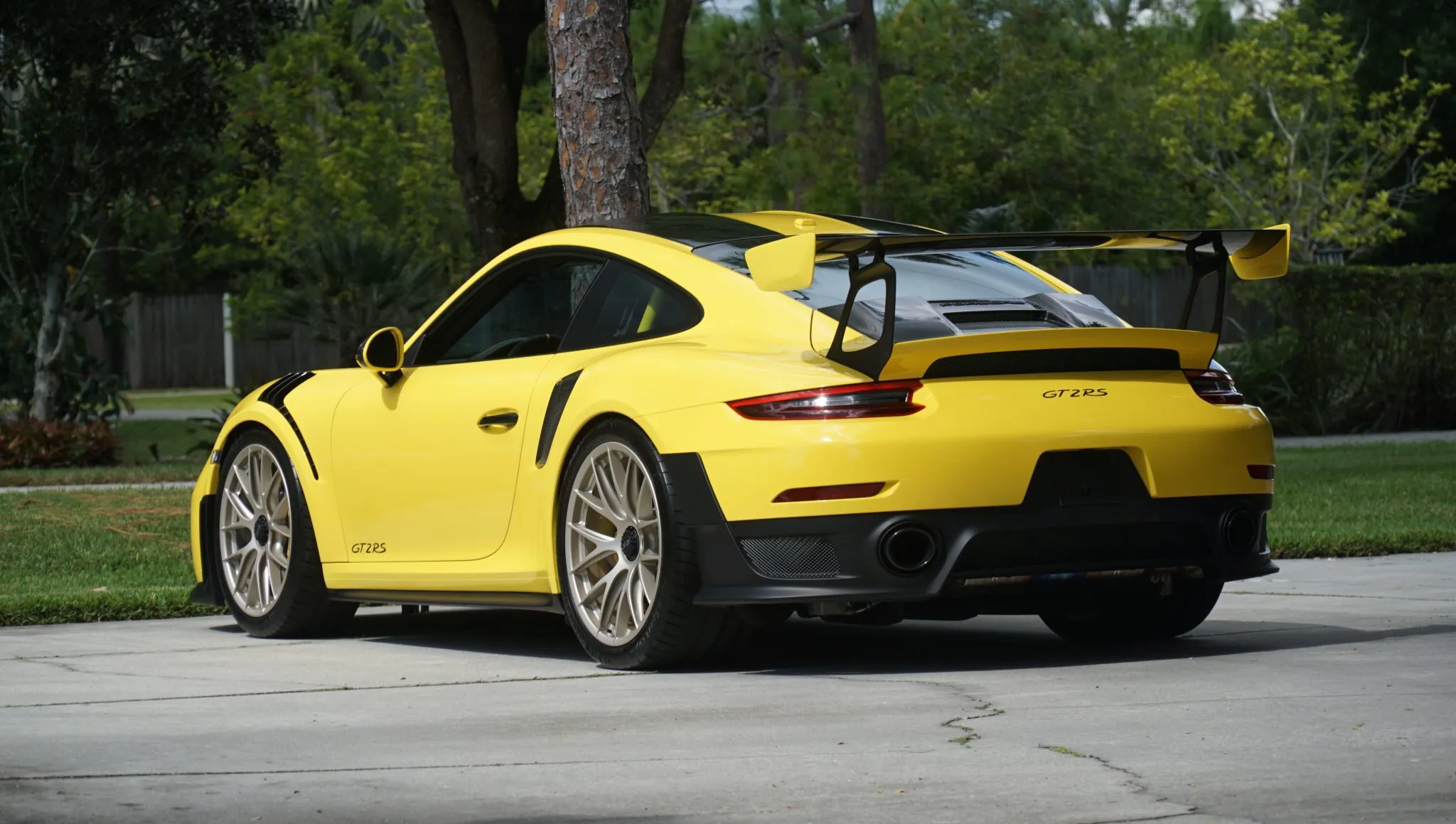 Load larger image of 2018 Porsche 911 GT2 RS Weissach - Stuttcars Classified