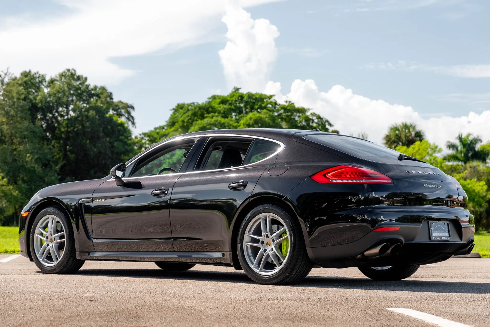 Load larger image of 2014 Porsche Panamera S E-Hybrid - Stuttcars Classified