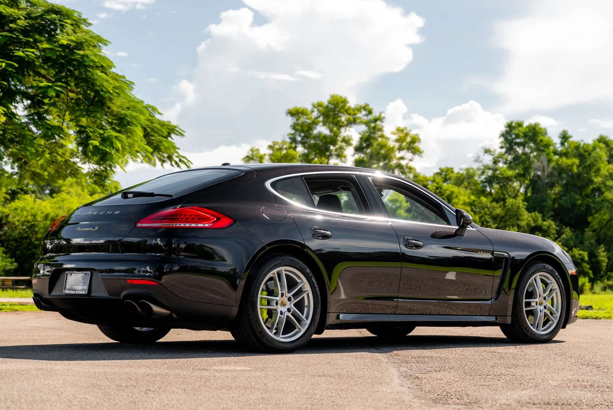 Load larger image of 2014 Porsche Panamera S E-Hybrid - Stuttcars Classified