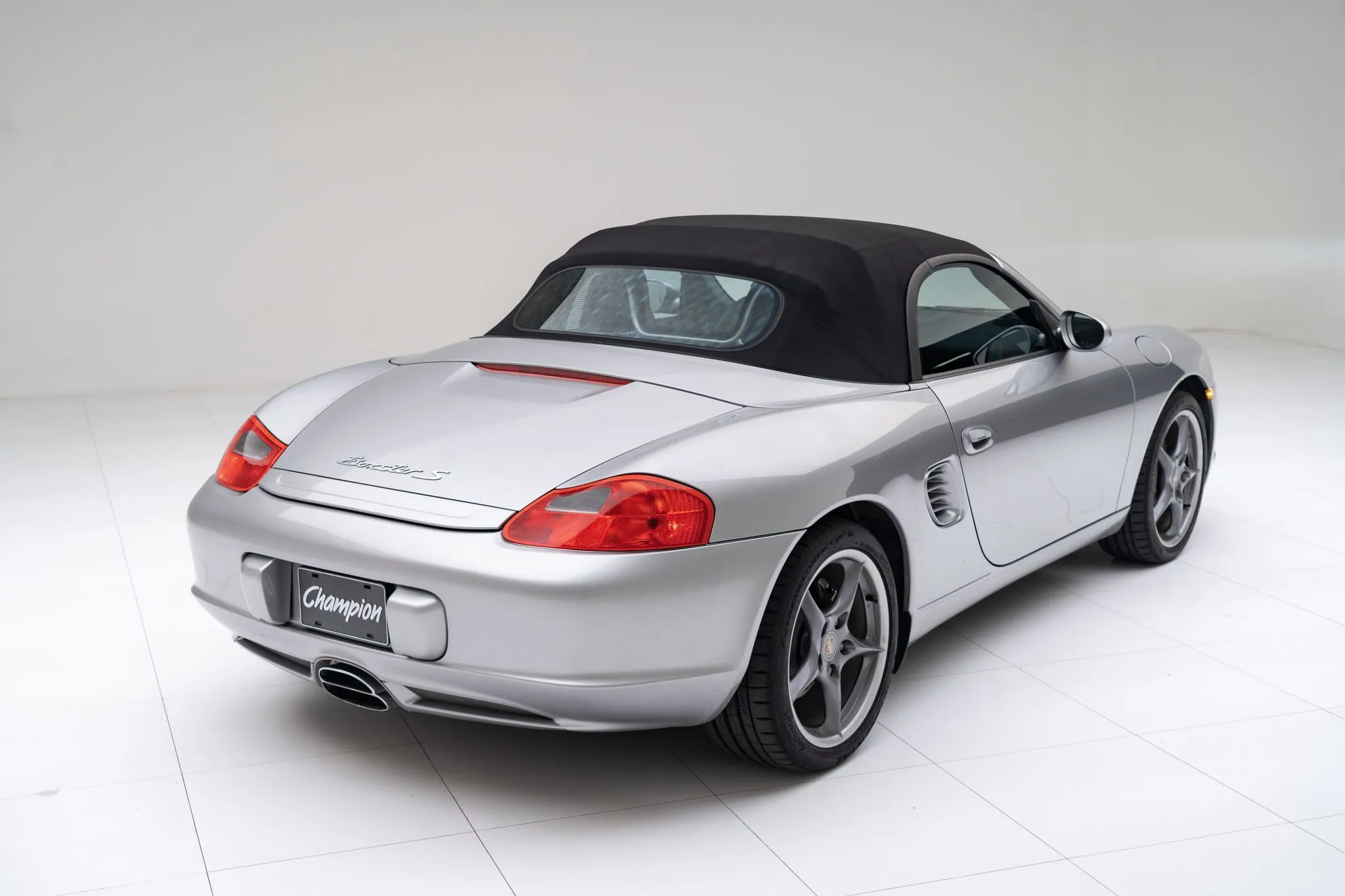 Load larger image of 2004 Porsche Boxster S 550 Anniversary Edition - Stuttcars Classified