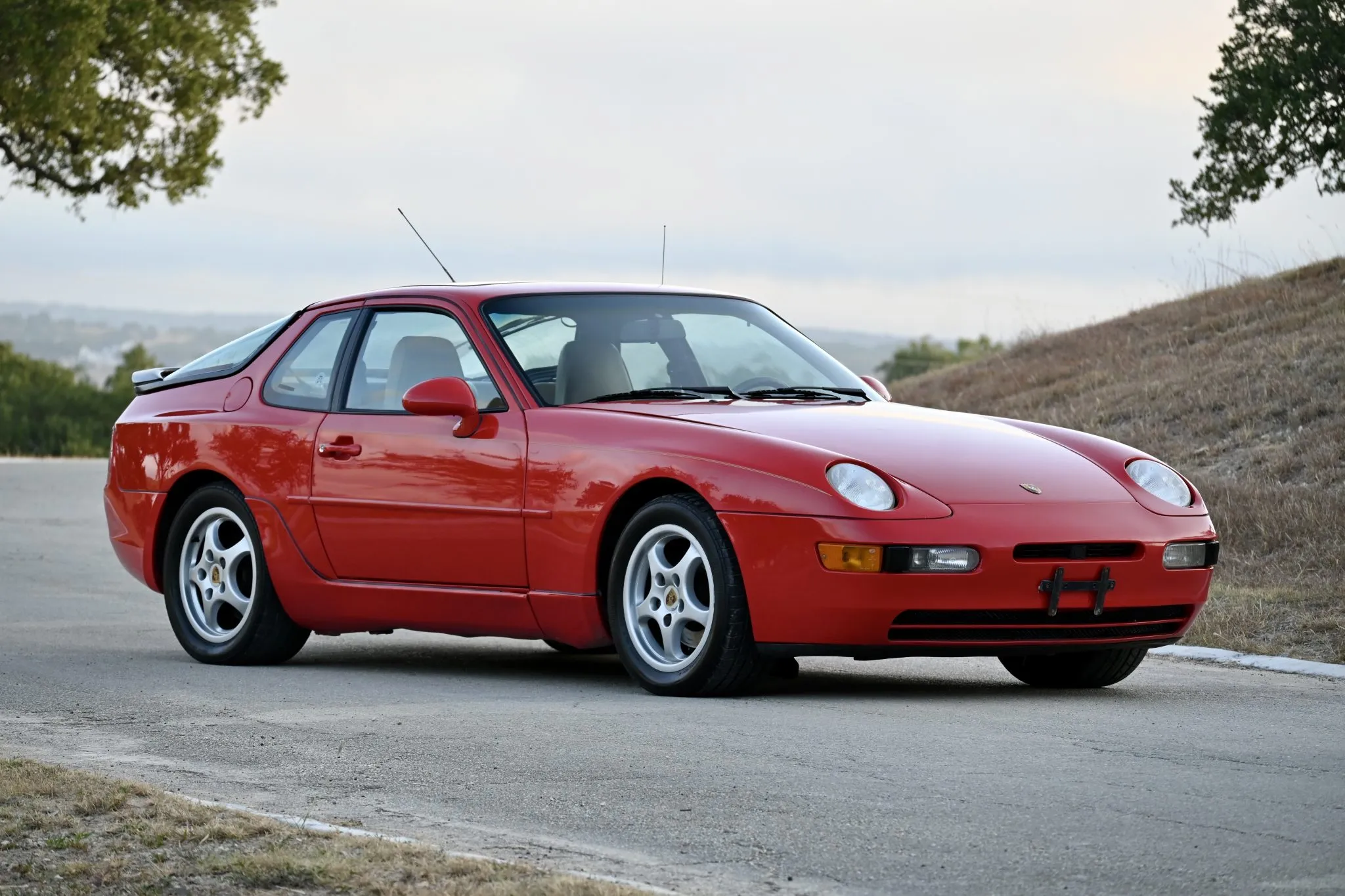 Load larger image of 1992 Porsche 968 Coupe - Stuttcars Classified