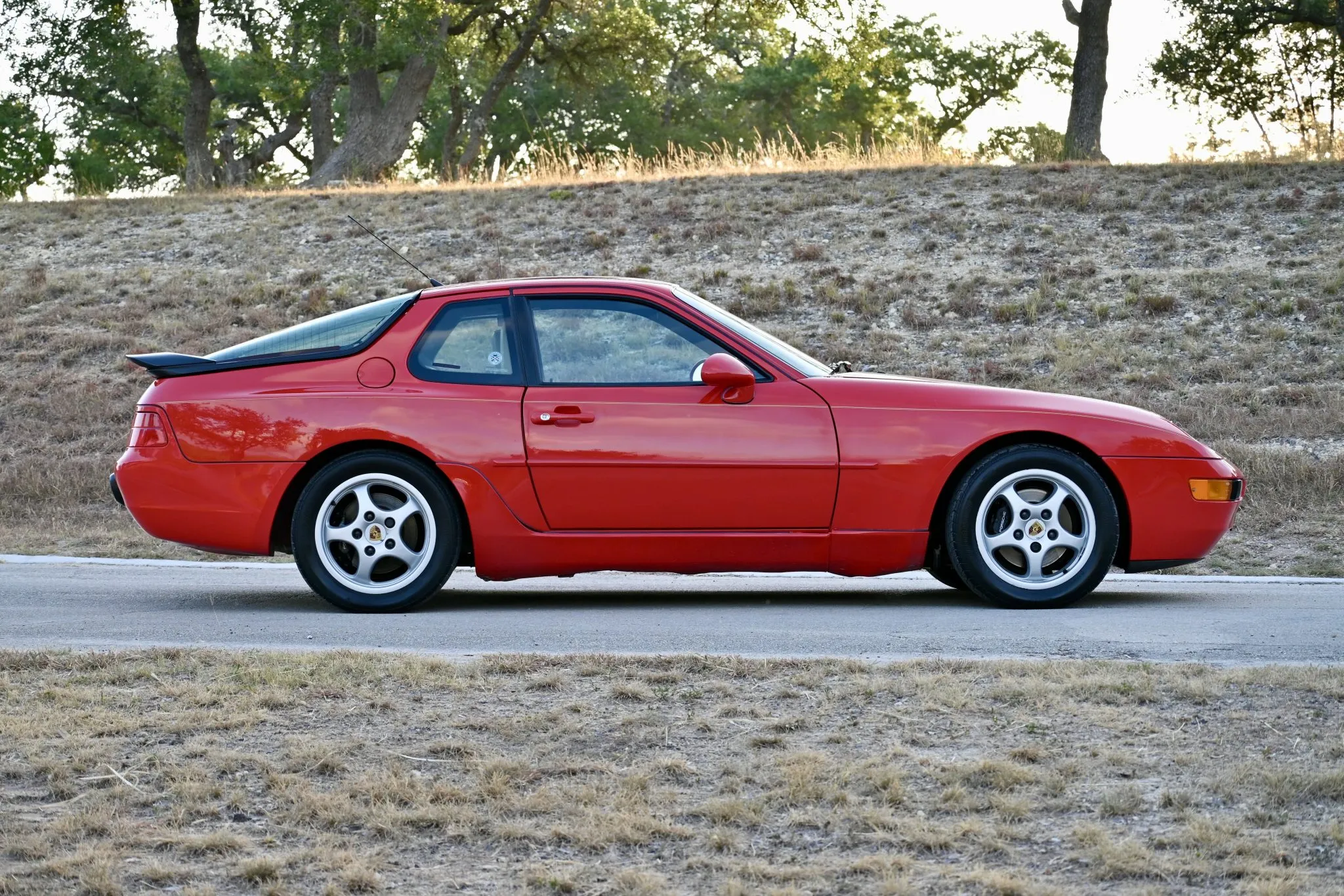 Load larger image of 1992 Porsche 968 Coupe - Stuttcars Classified
