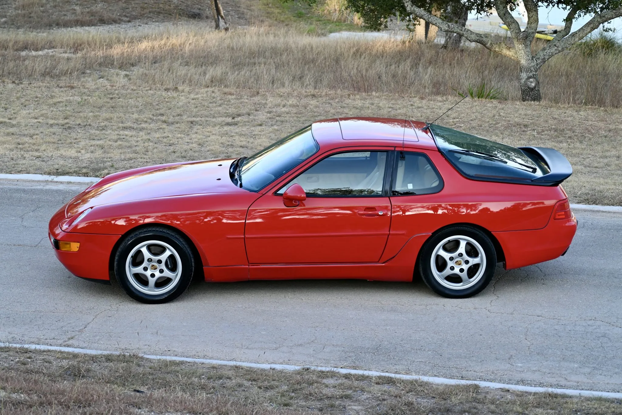 Load larger image of 1992 Porsche 968 Coupe - Stuttcars Classified