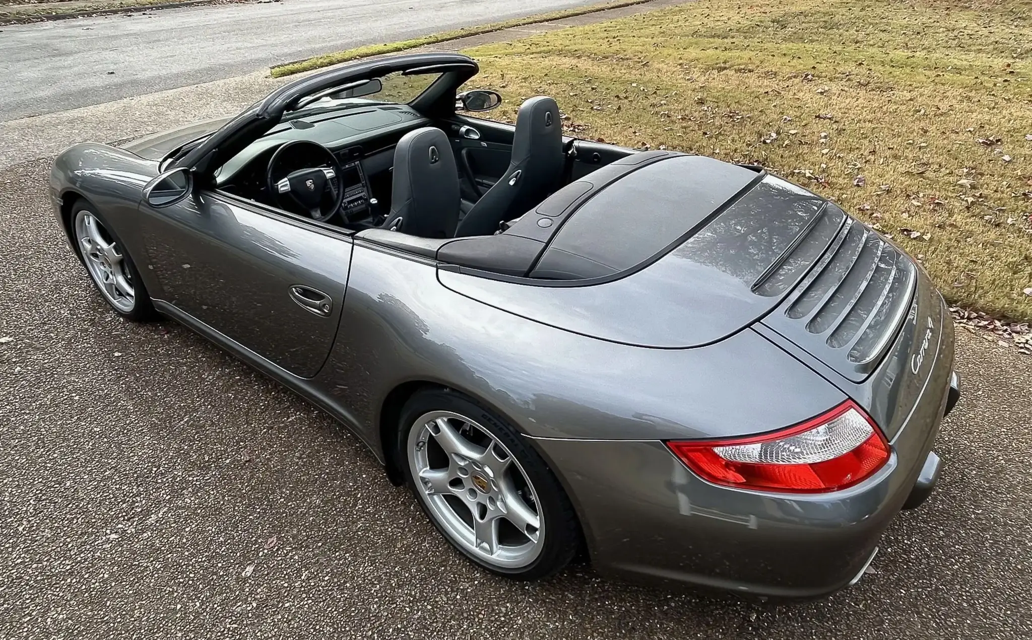 Load larger image of 2007 Porsche 997 Carrera 4 Cabriolet - Stuttcars Classified