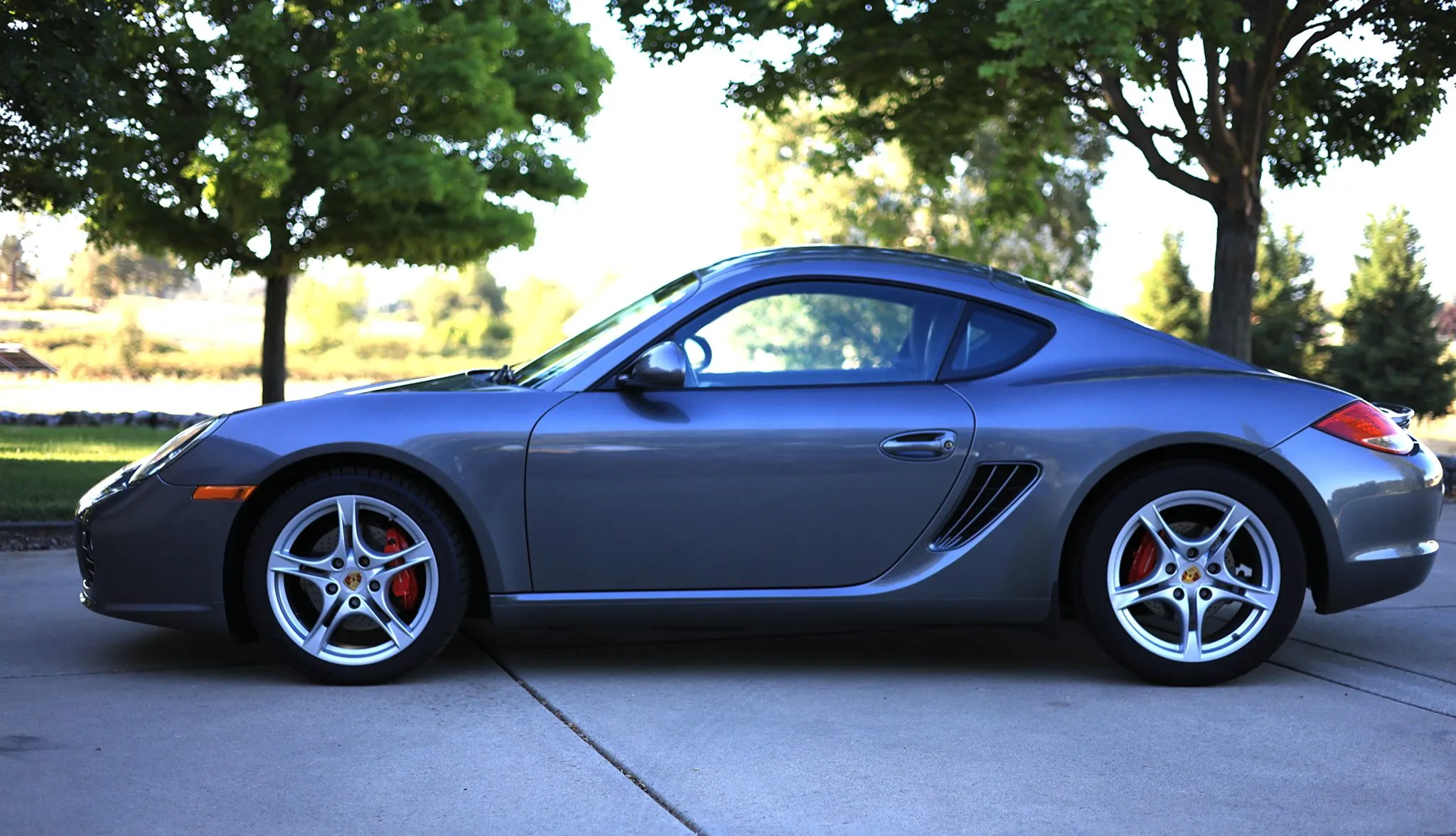 Load larger image of 2010 Porsche Cayman S - Stuttcars Classified