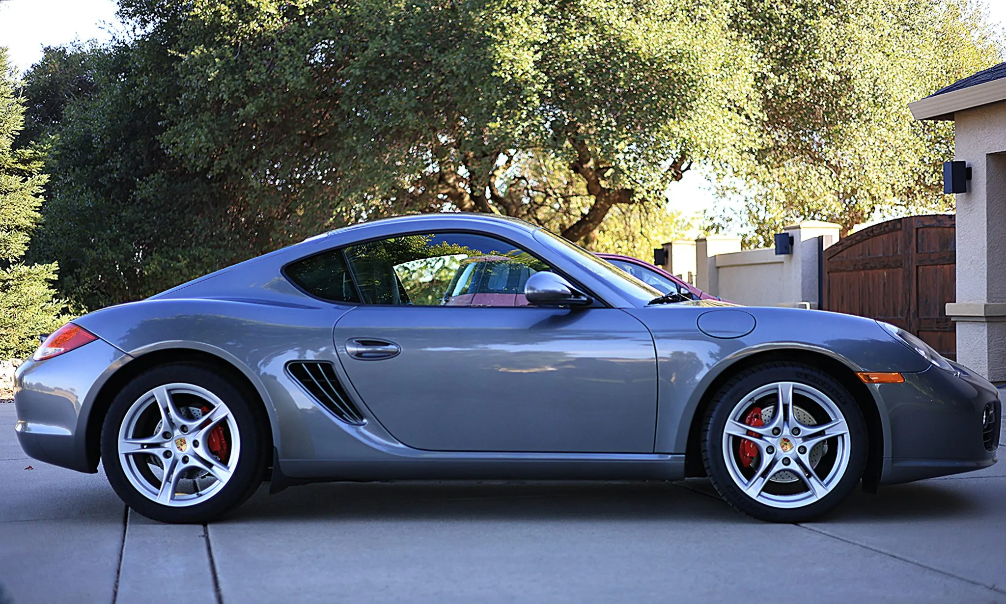 Load larger image of 2010 Porsche Cayman S - Stuttcars Classified