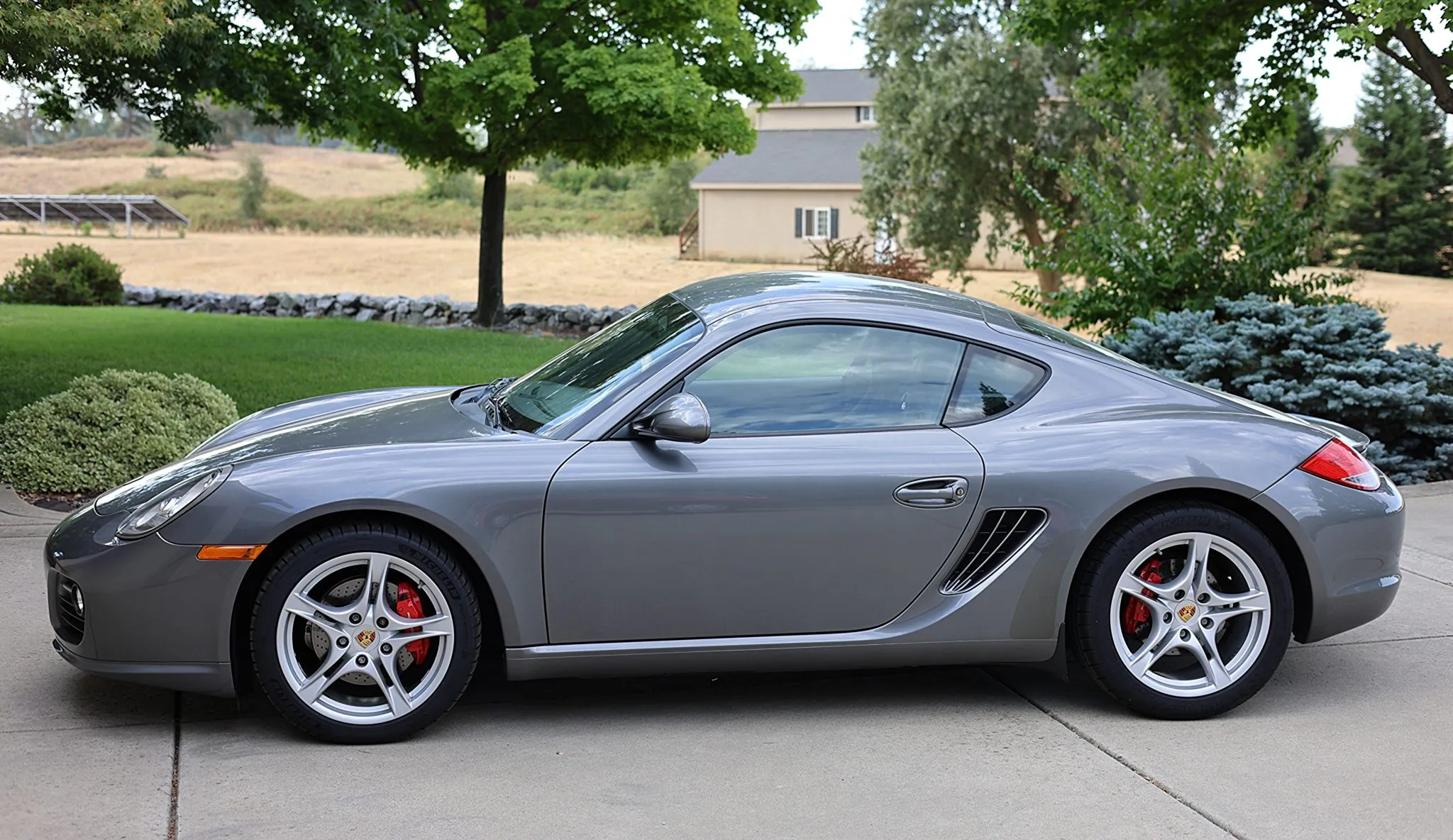 Load larger image of 2010 Porsche Cayman S - Stuttcars Classified