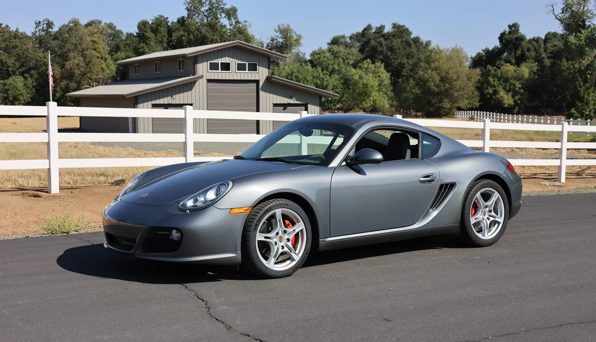 Load larger image of 2010 Porsche Cayman S - Stuttcars Classified