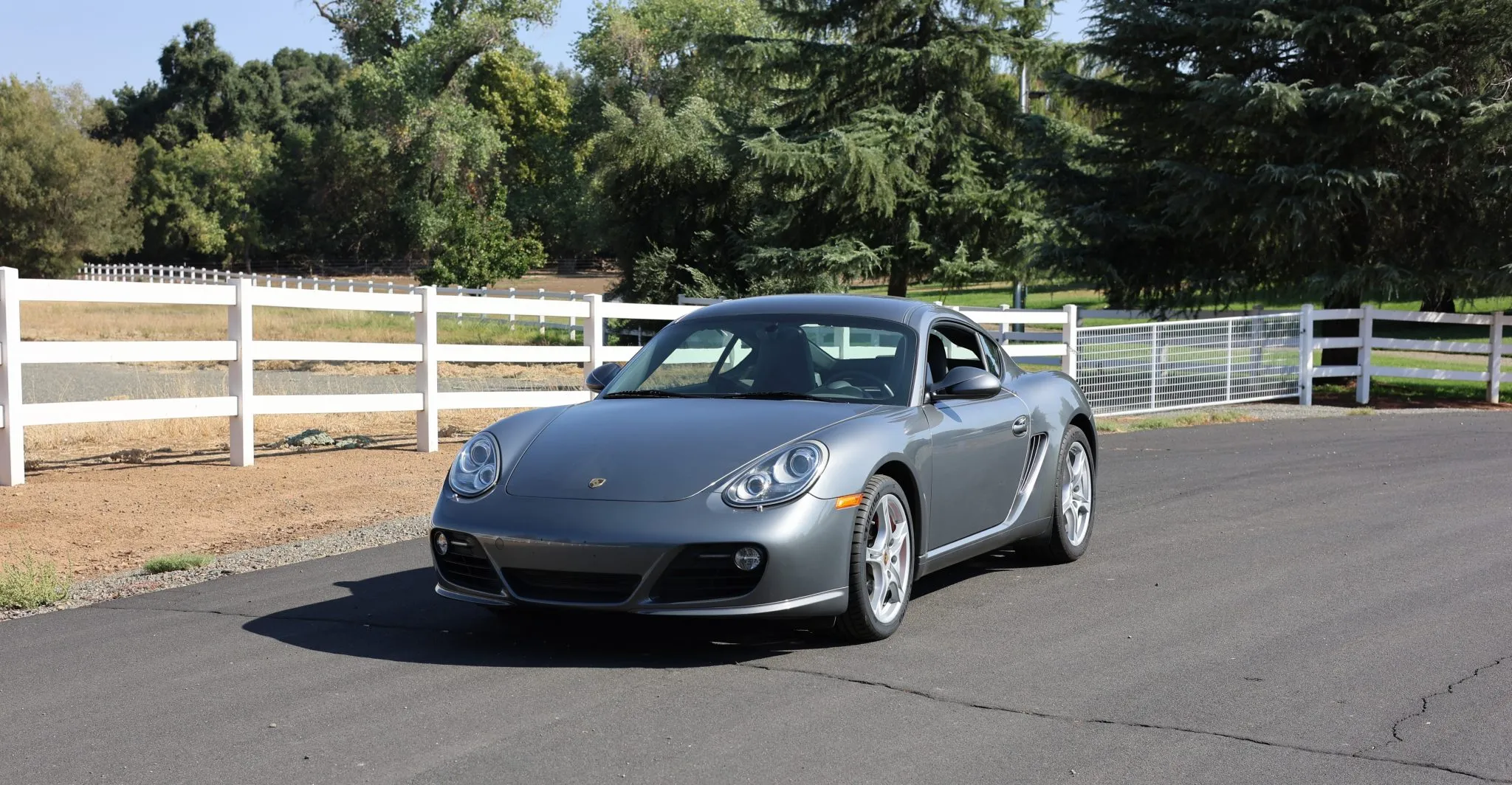 Load larger image of 2010 Porsche Cayman S - Stuttcars Classified