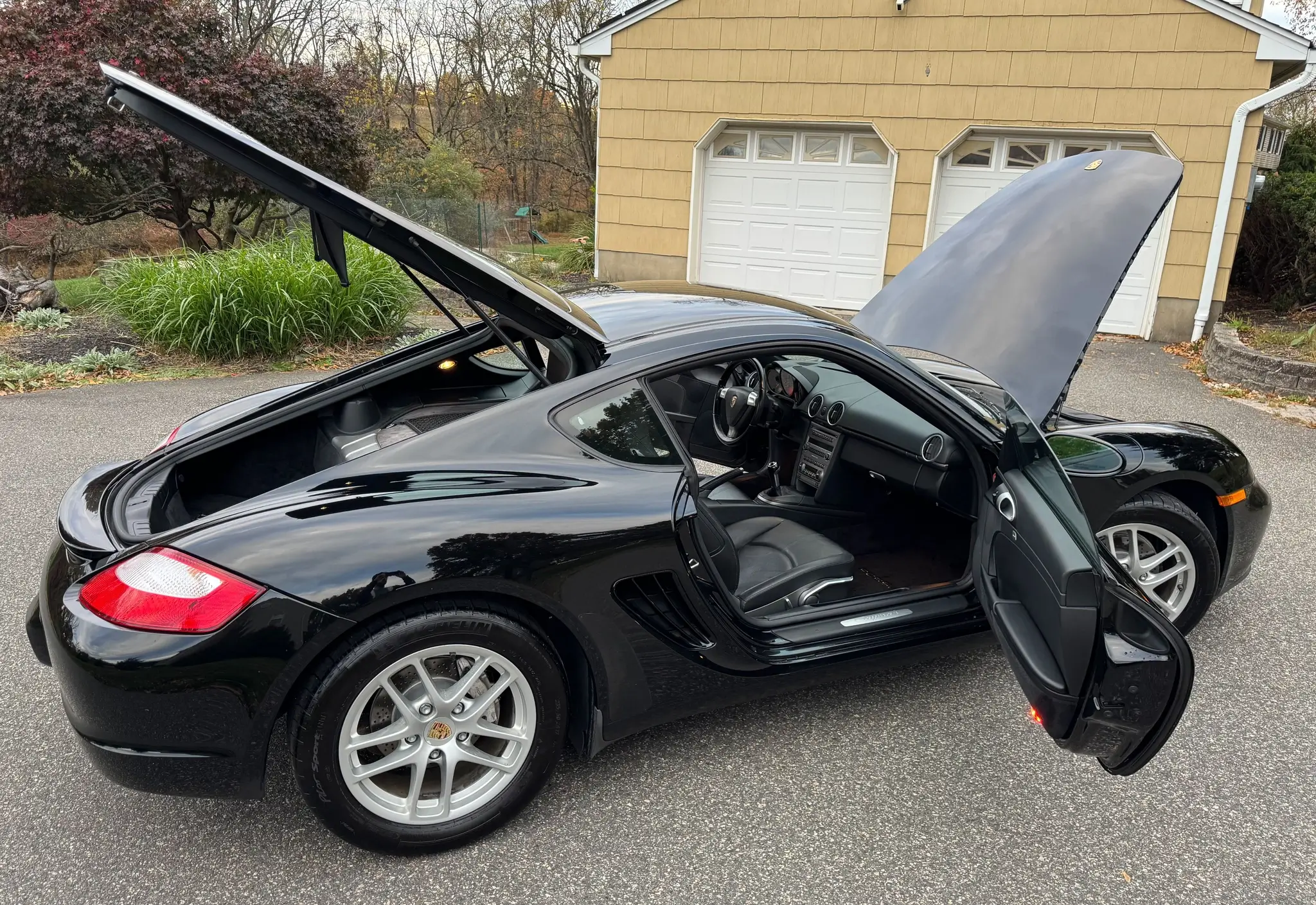 Load larger image of 2007 Porsche 987 Cayman - Stuttcars Classified