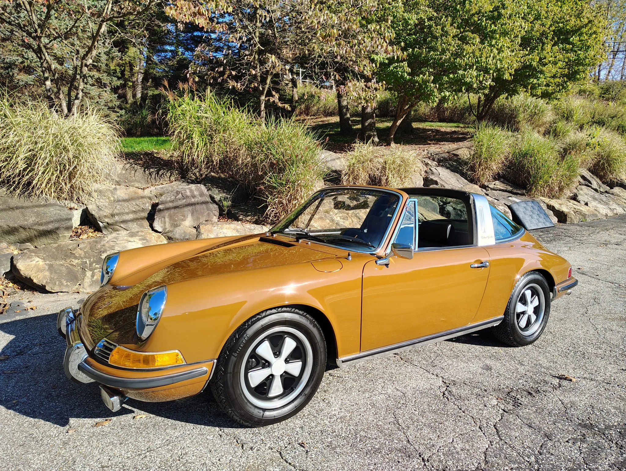 Load larger image of 1972 Porsche 911T Targa - Stuttcars Classified