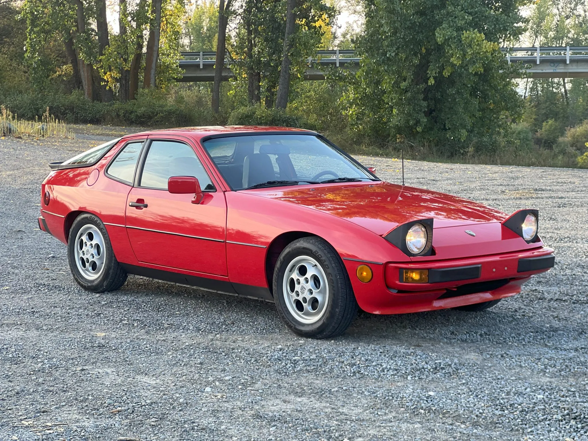Load larger image of 1988 Porsche 924S - Stuttcars Classified