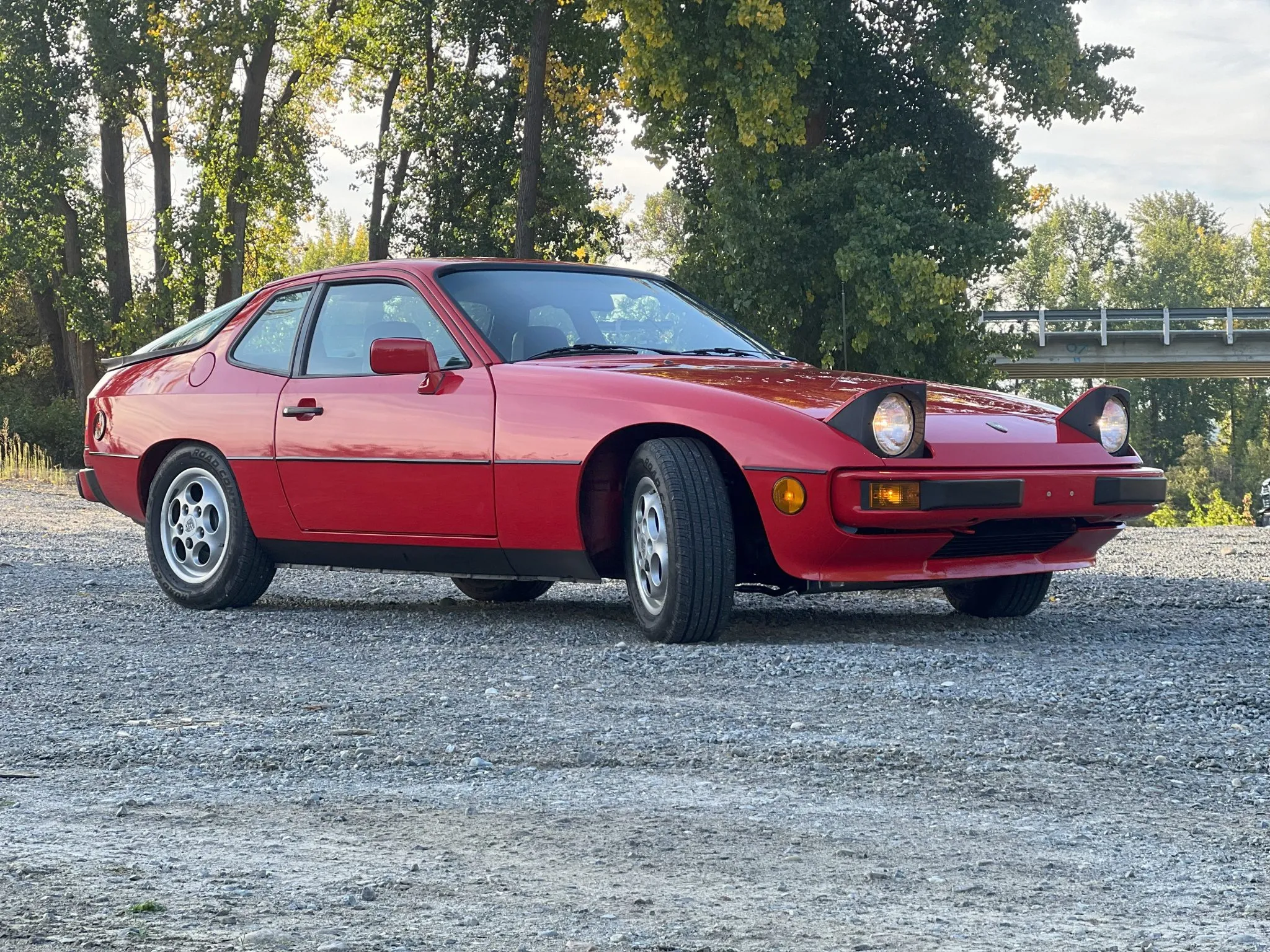 Load larger image of 1988 Porsche 924S - Stuttcars Classified