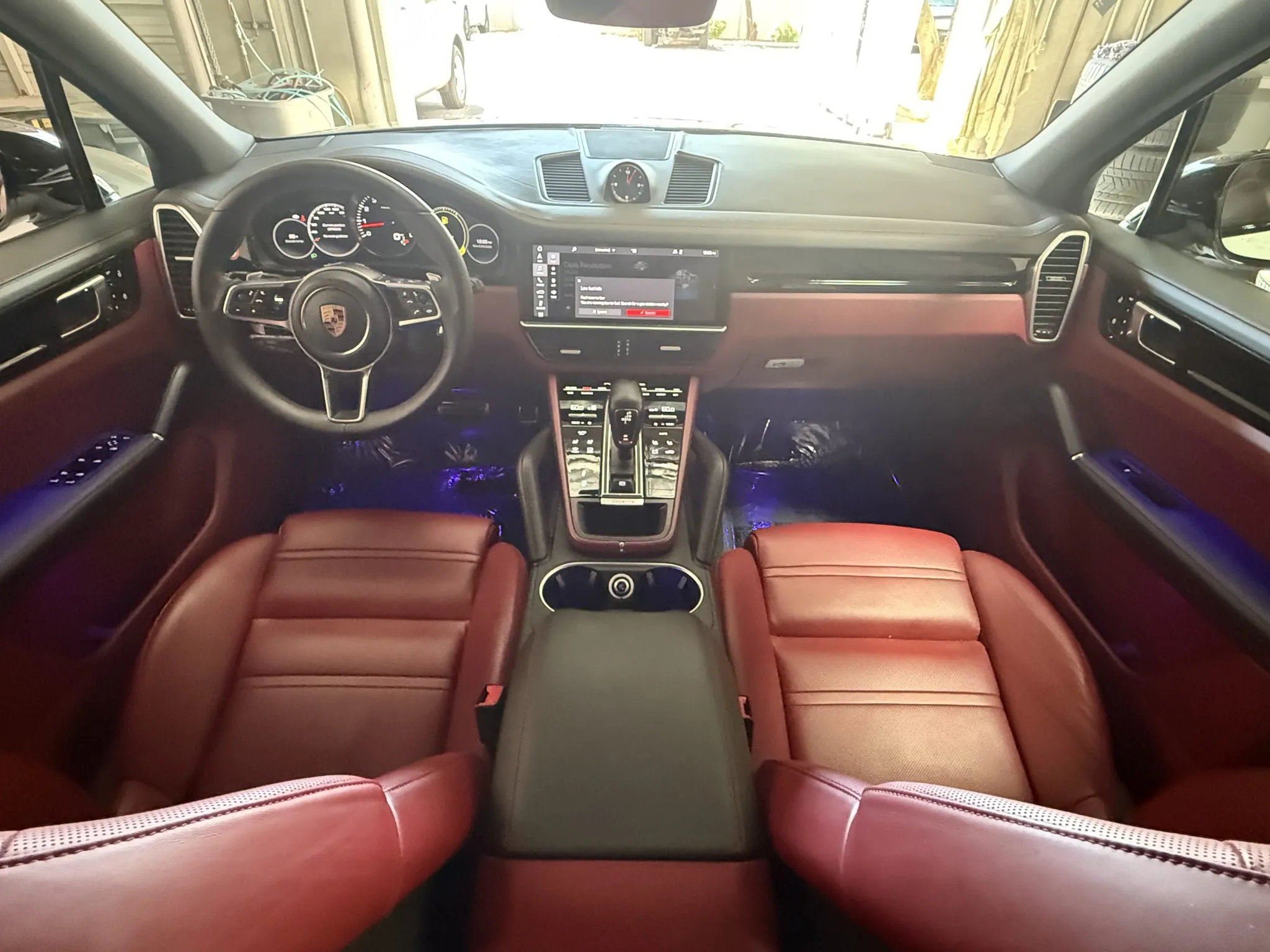 Load larger image of 2019 Porsche Cayenne S - Stuttcars Classified