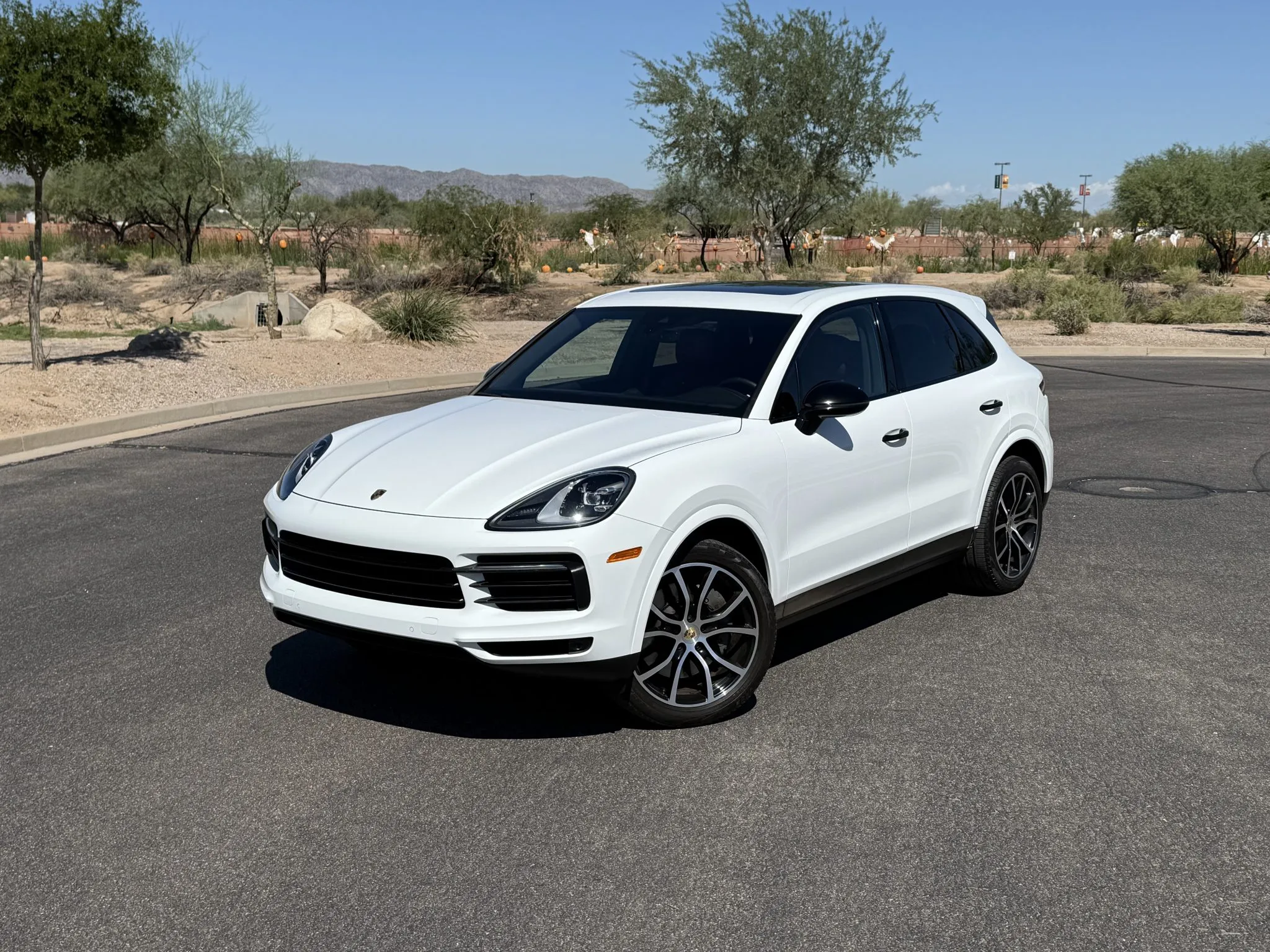 Load larger image of 2019 Porsche Cayenne S - Stuttcars Classified