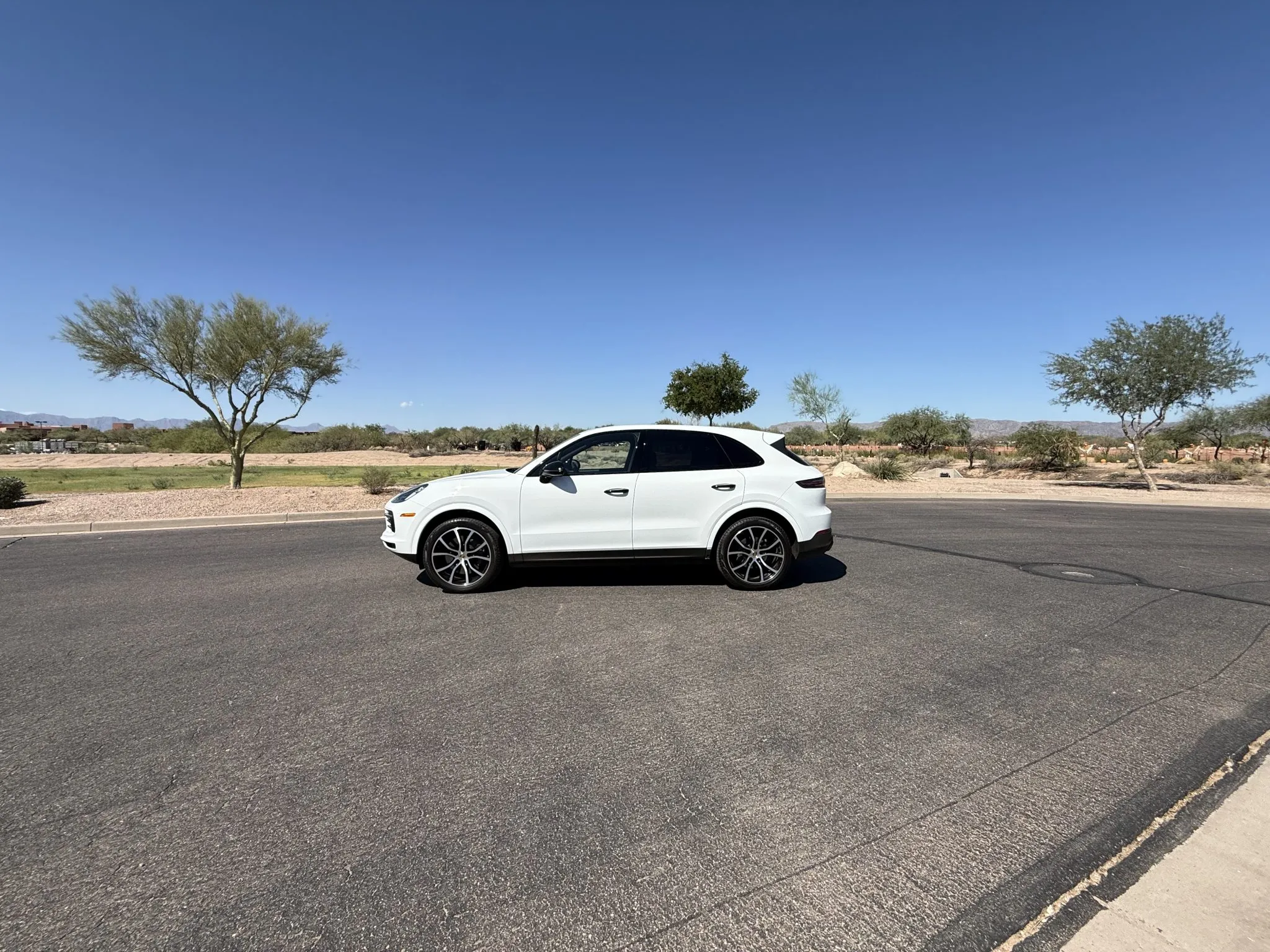 Load larger image of 2019 Porsche Cayenne S - Stuttcars Classified