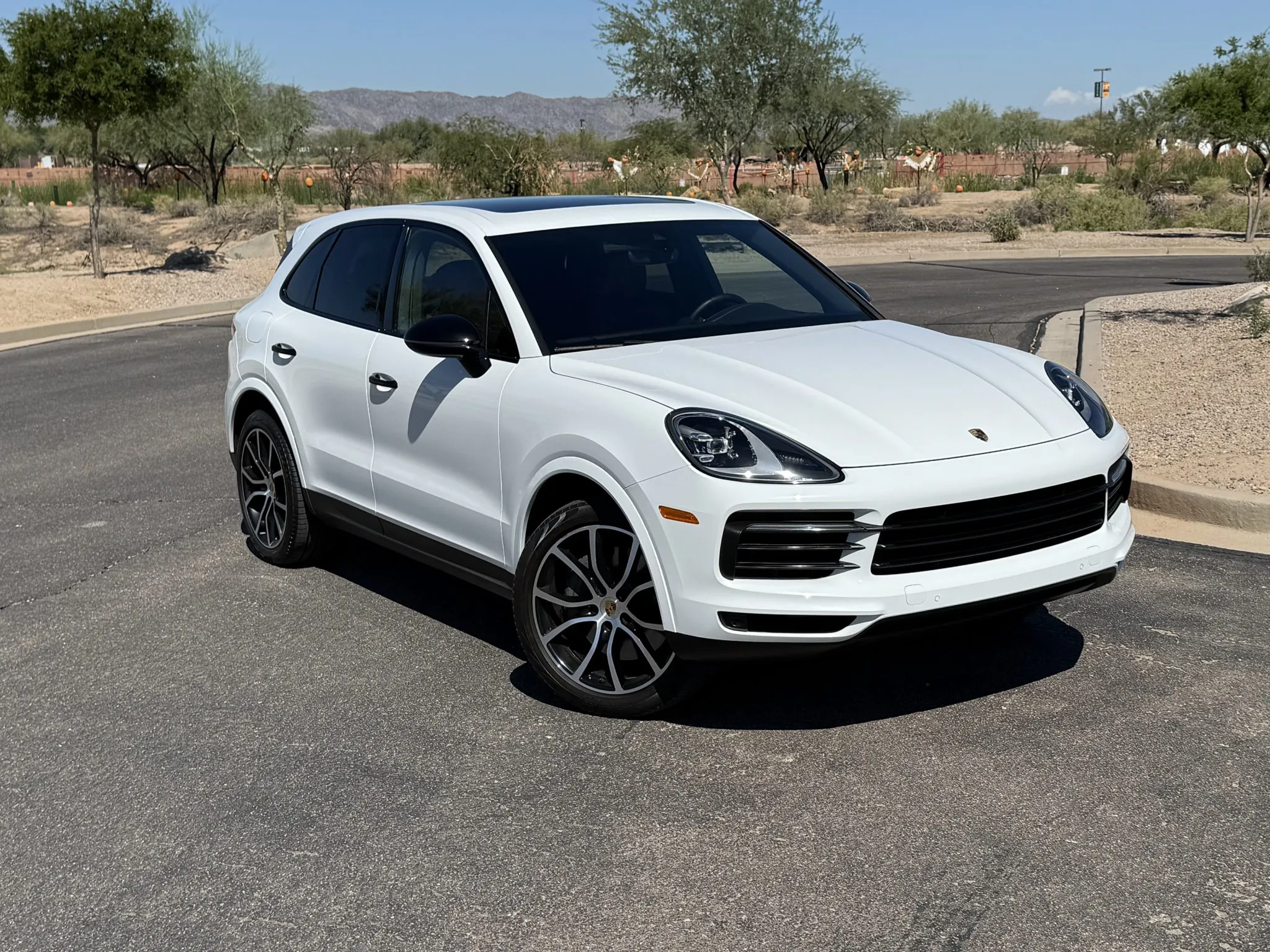 Load larger image of 2019 Porsche Cayenne S - Stuttcars Classified