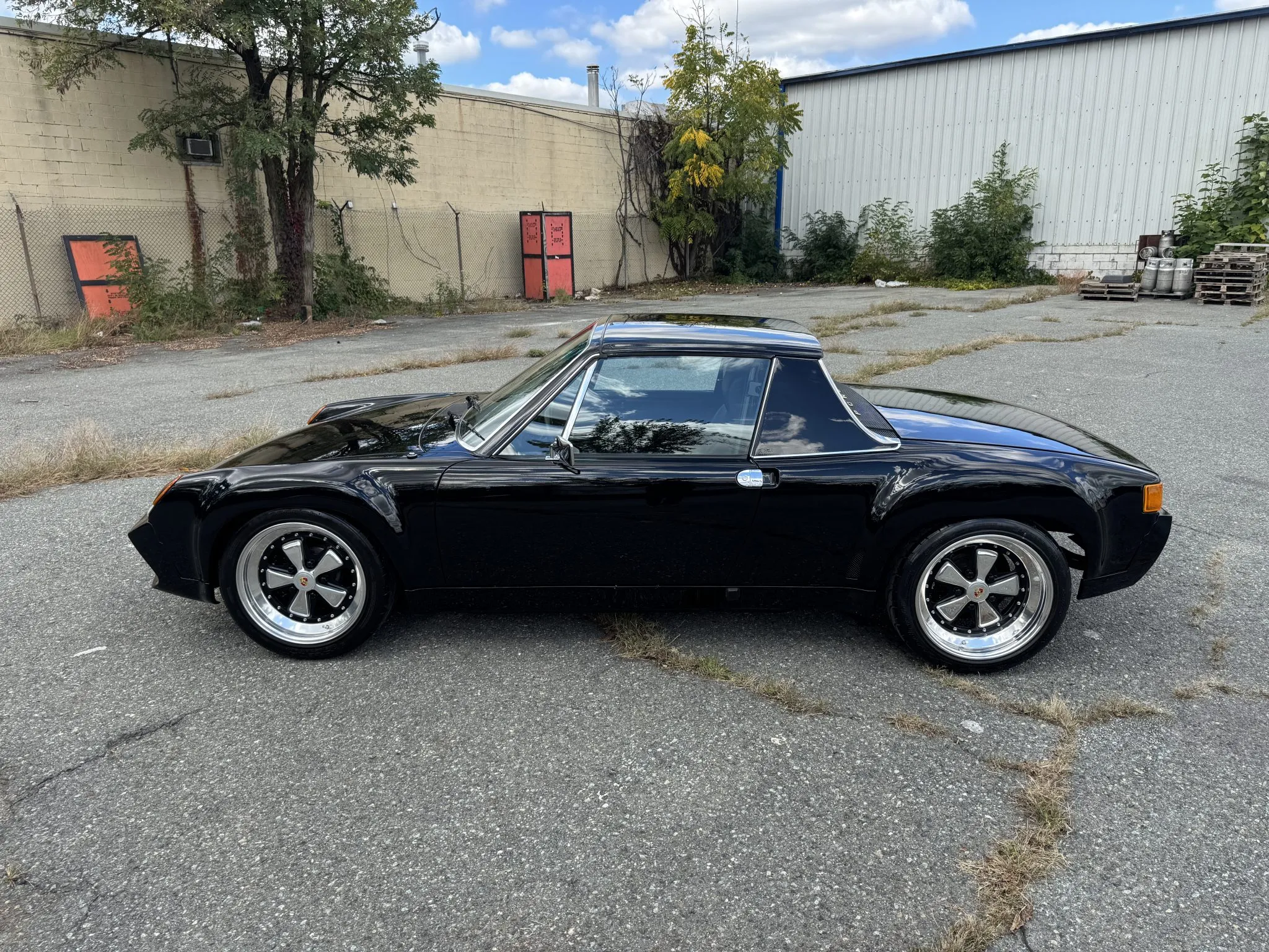 Load larger image of V8-Powered 1974 Porsche 914 - Stuttcars Classified