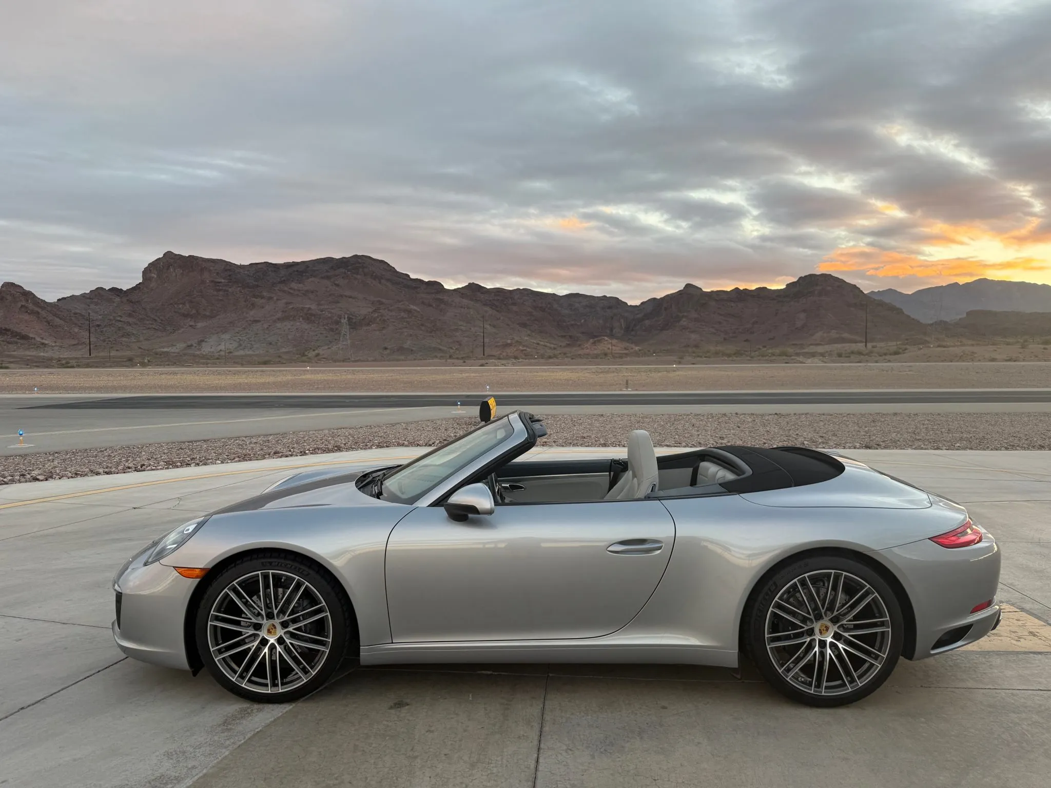 Load larger image of 2019 Porsche 911 Carrera Cabriolet - Stuttcars Classified