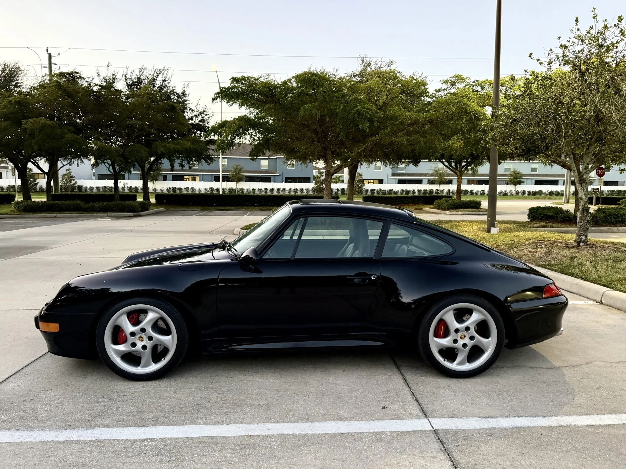 Load larger image of 1998 Porsche 911 Carrera 4S - Stuttcars Classified