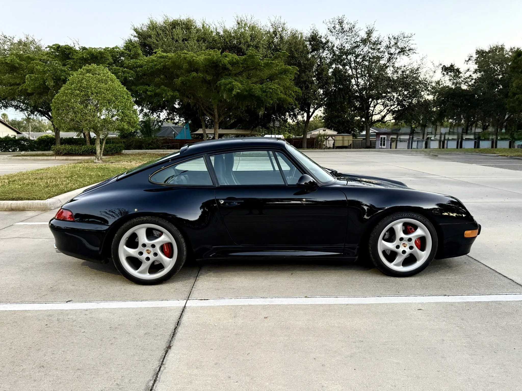 Load larger image of 1998 Porsche 911 Carrera 4S - Stuttcars Classified