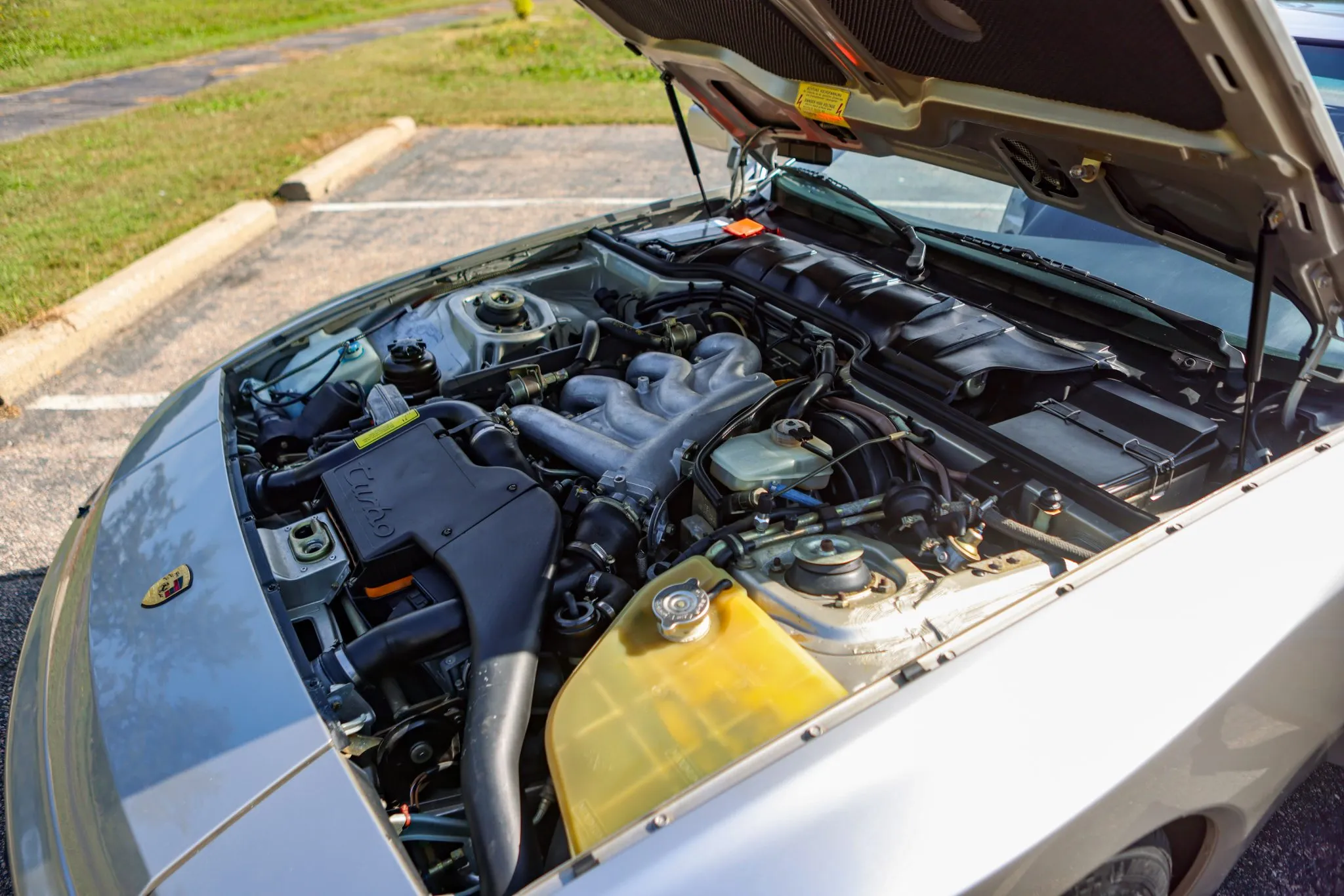 Load larger image of 1986 Porsche 944 Turbo - Stuttcars Classified