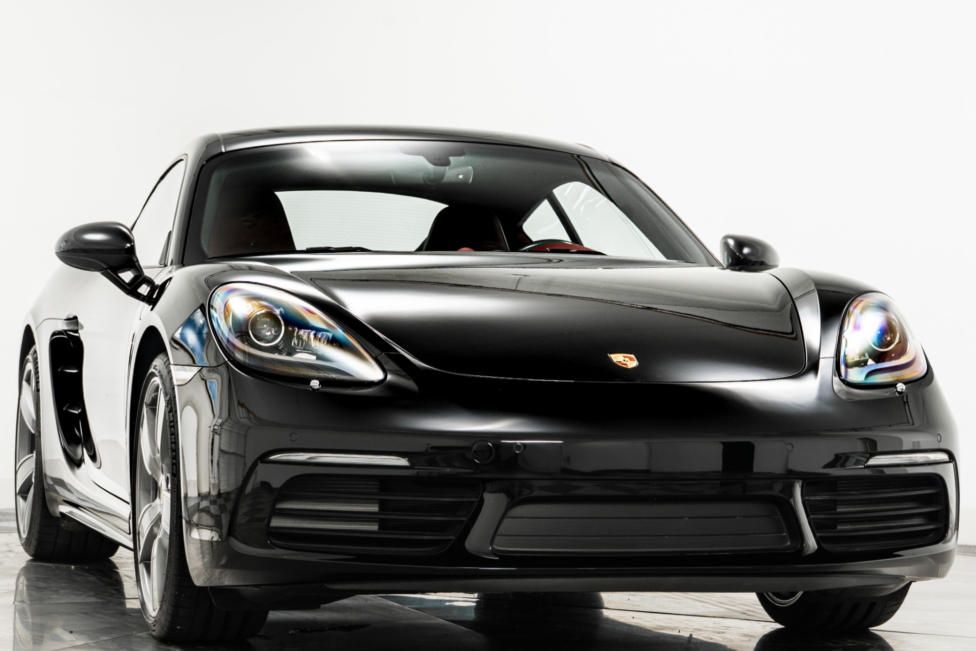 Load larger image of 2024 Porsche 718 Cayman - Stuttcars Classified