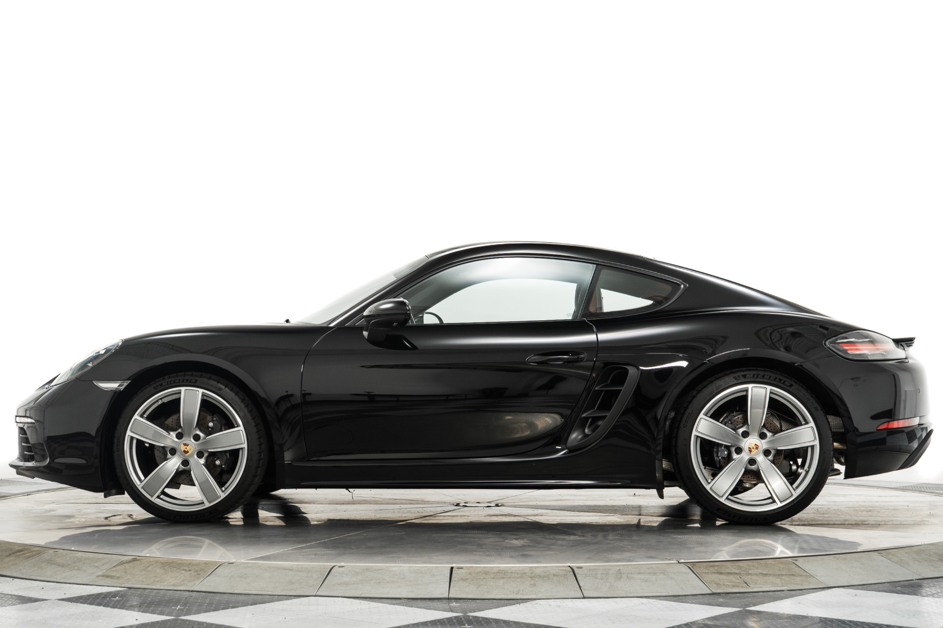 Load larger image of 2024 Porsche 718 Cayman - Stuttcars Classified
